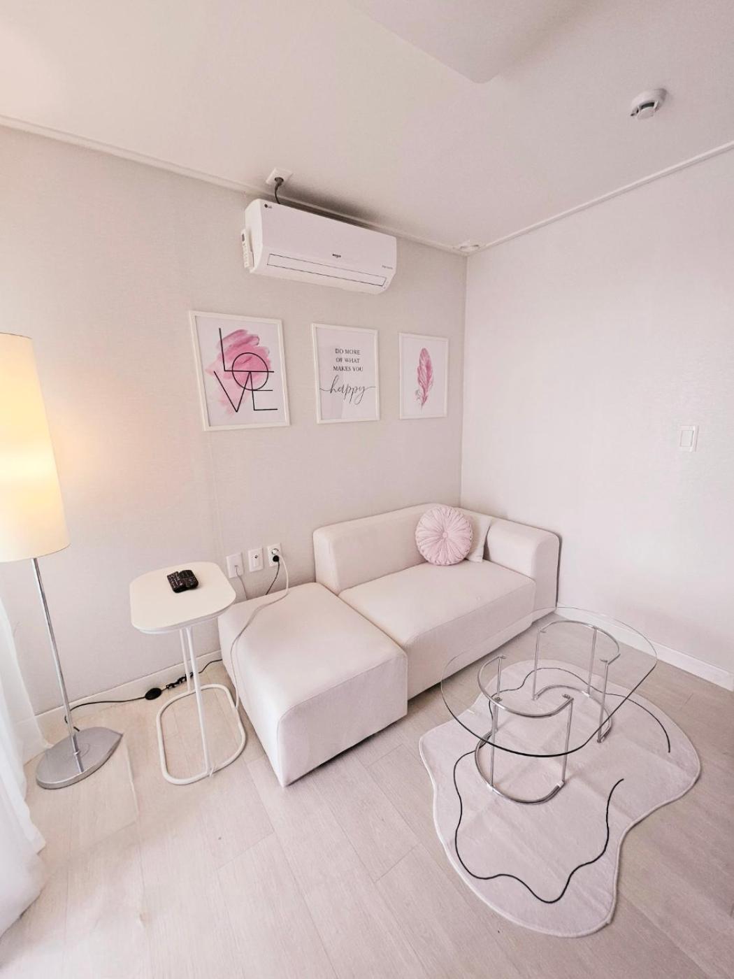 Family Room with Terrace photo 1