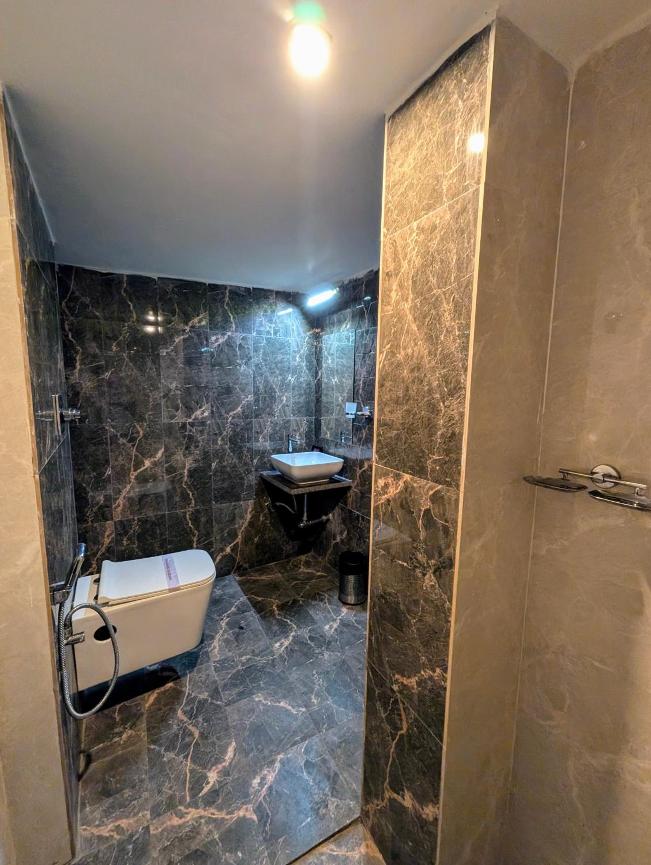 Standard King Room photo 2