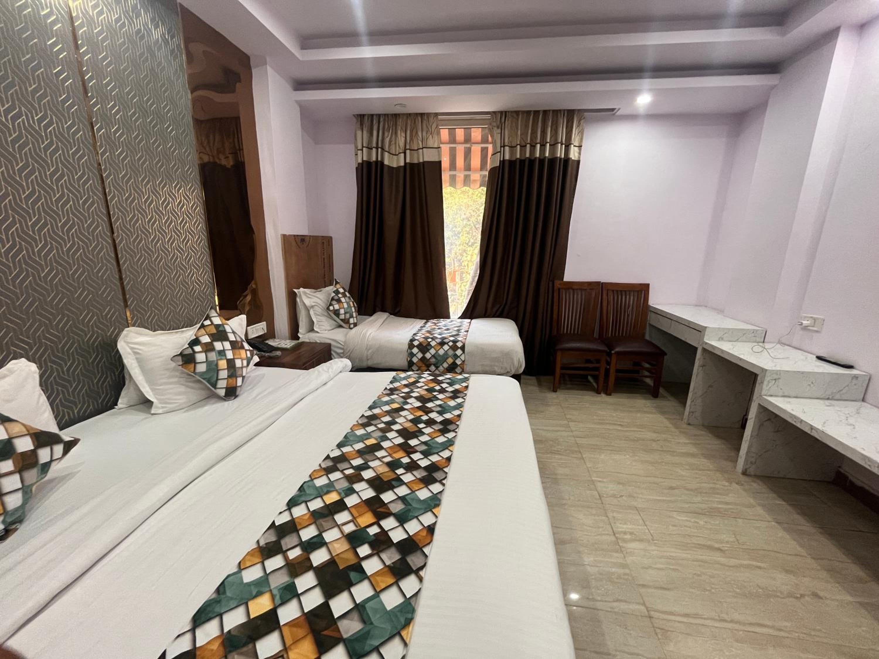 Triple Room With City View