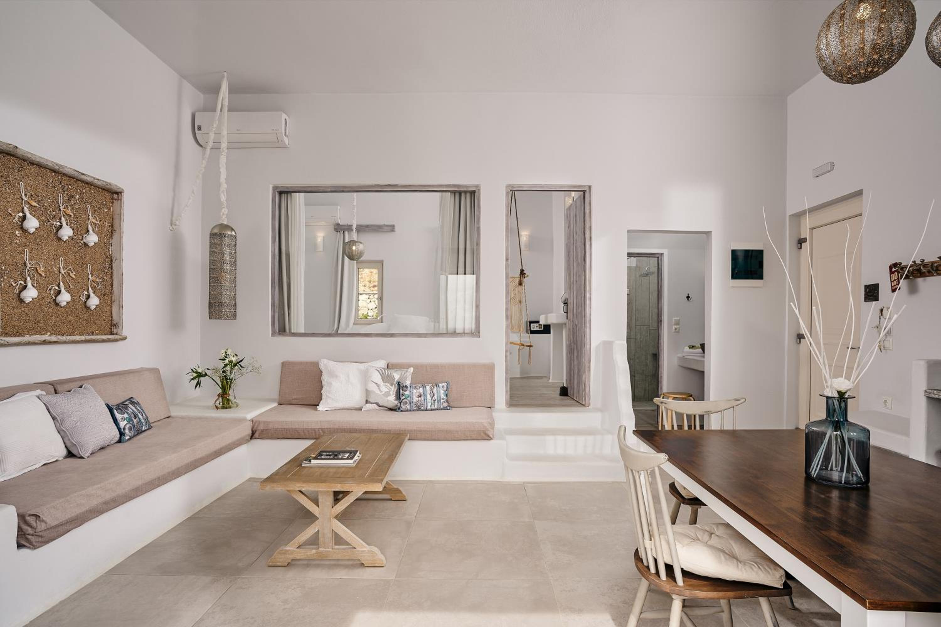 Poolfront One Bedroom Suite with Sea View