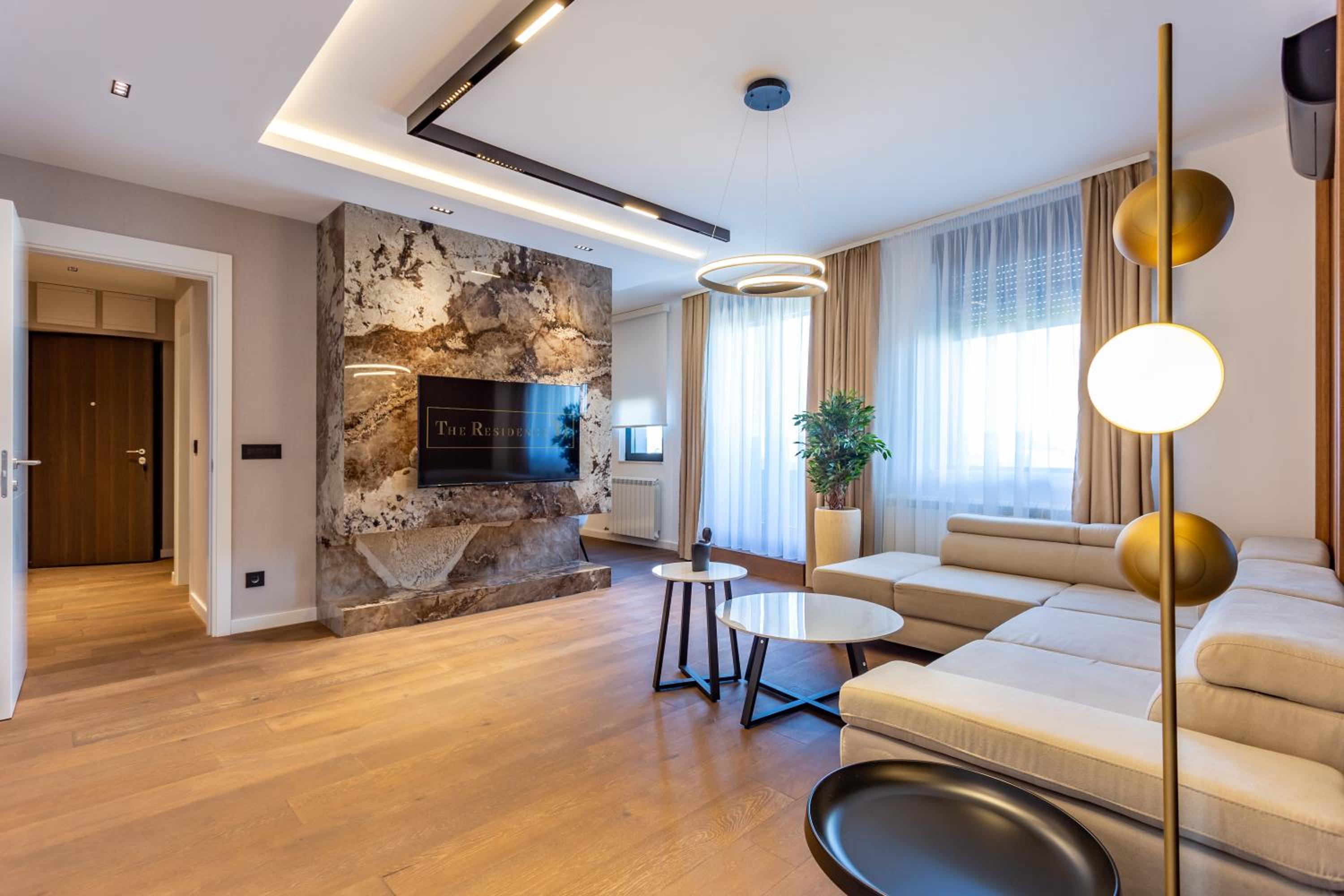 Two-Bedroom Deluxe Apartment with Balcony