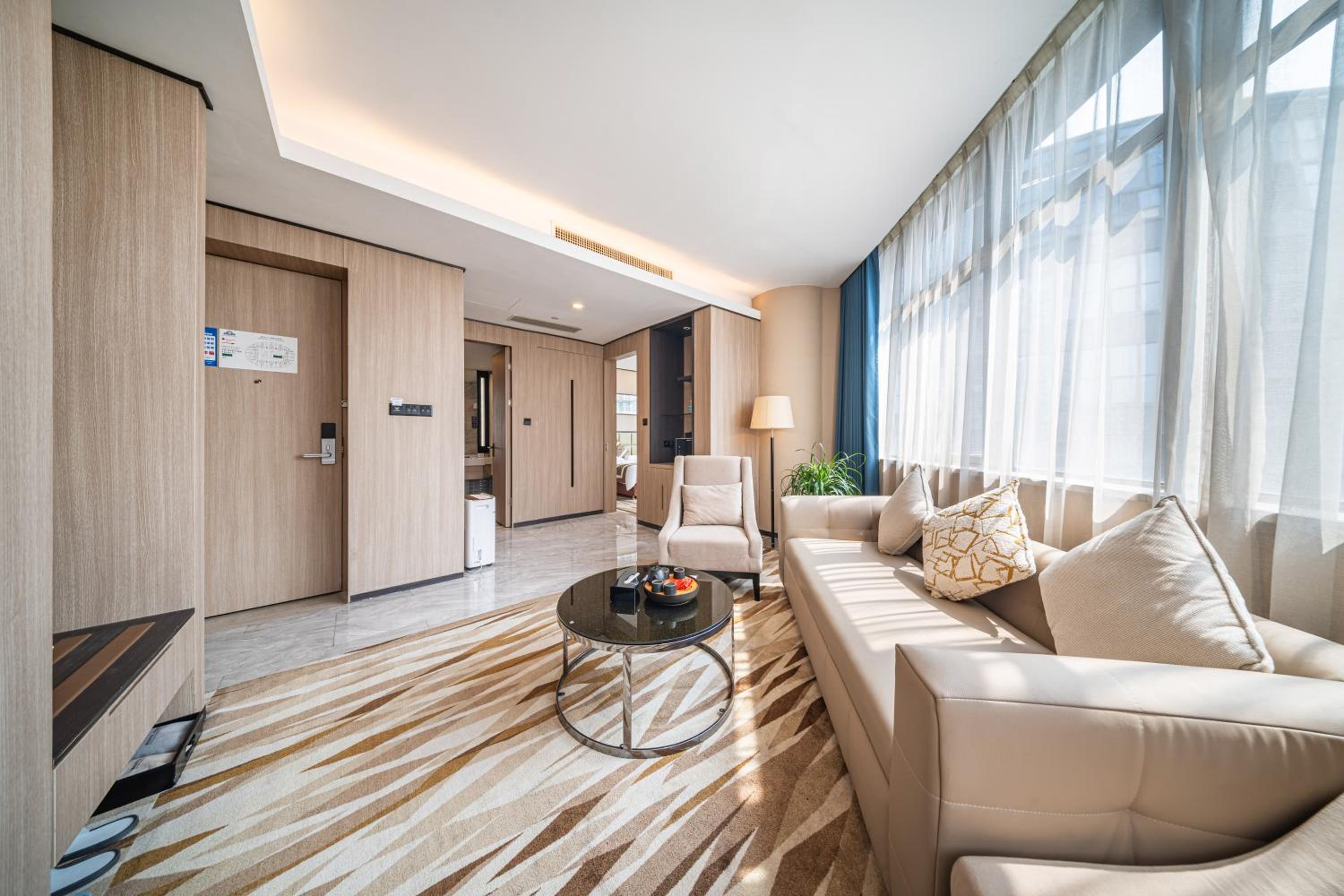 Deluxe Suite