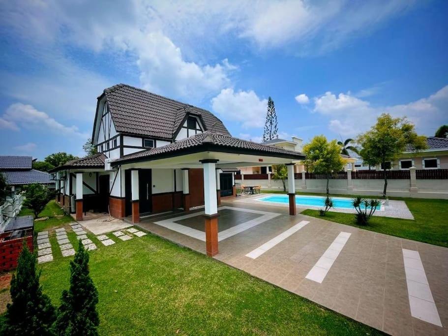 Villa with Private Pool