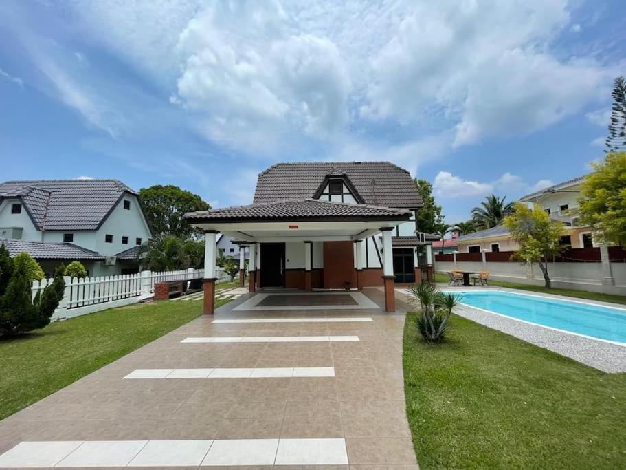 Villa with Private Pool photo 3