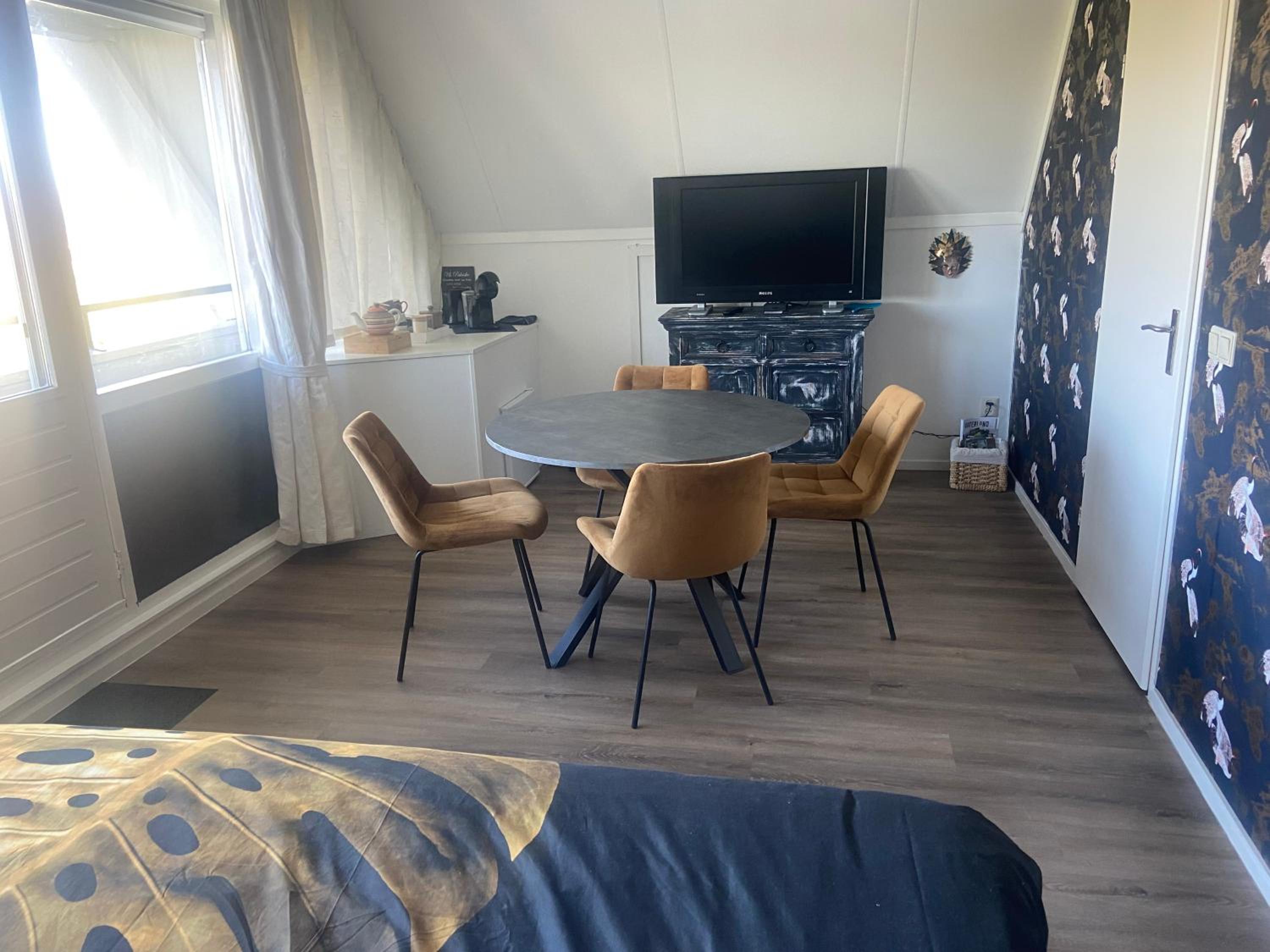 Two-Bedroom Suite - Photo 6