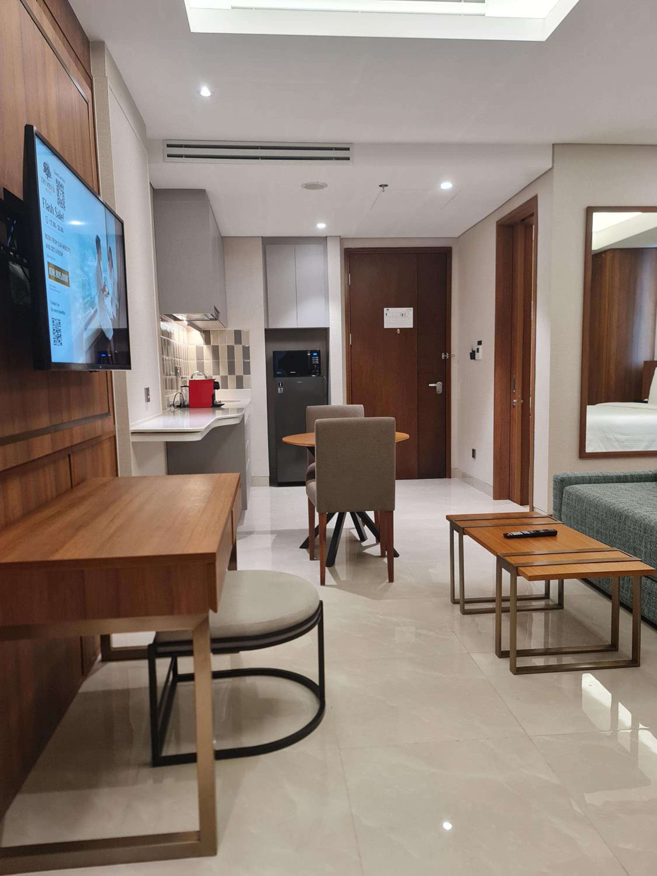 Sunrise Suite - Photo 8