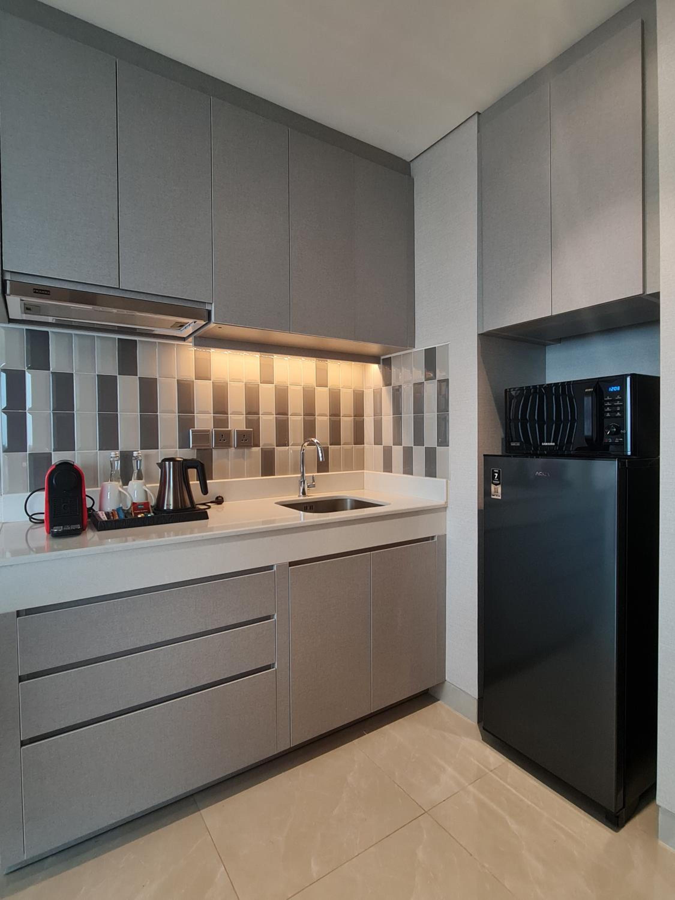 Sunrise Suite - Photo 9