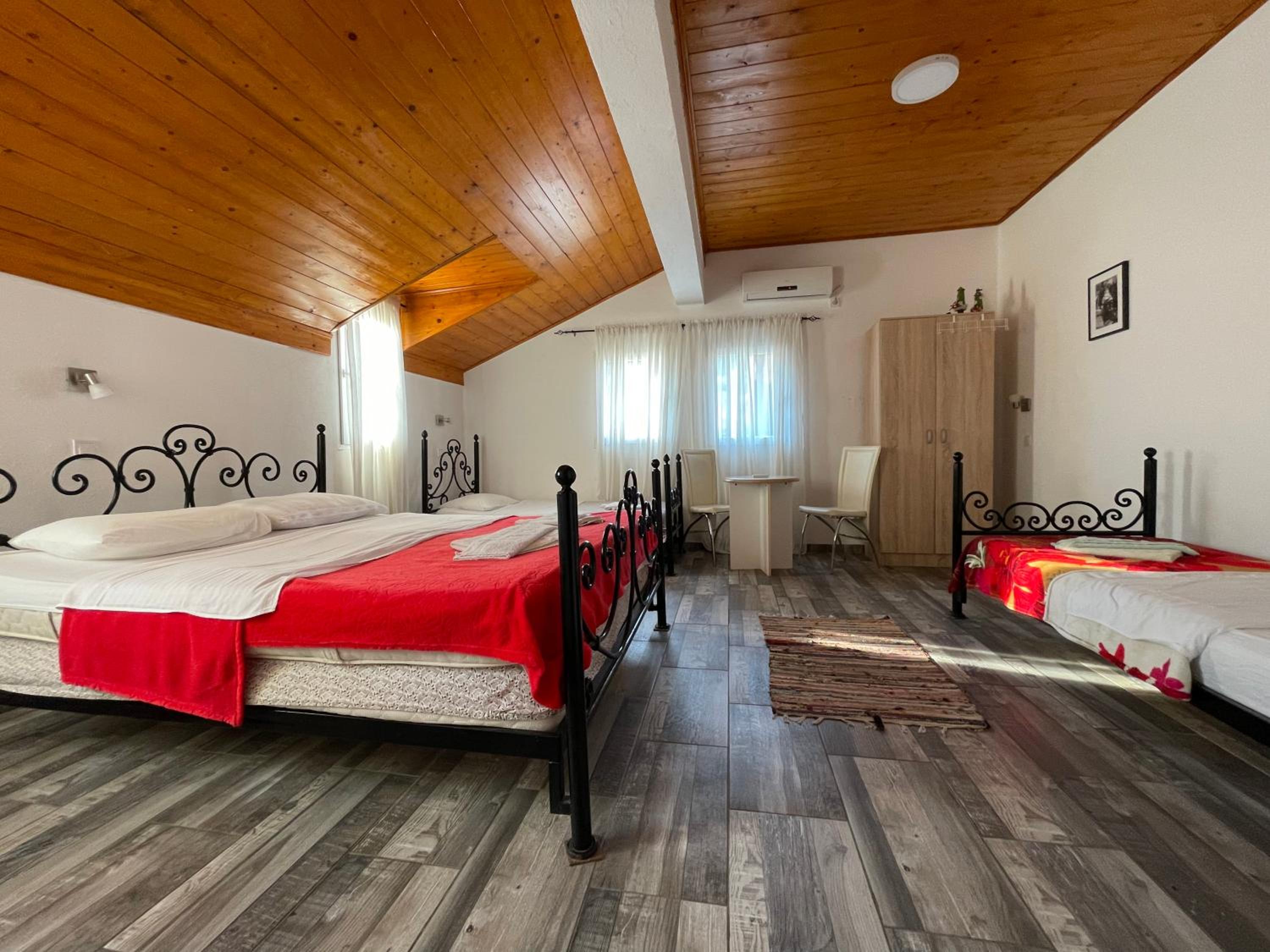 Quadruple Room With Mountain View photo 1