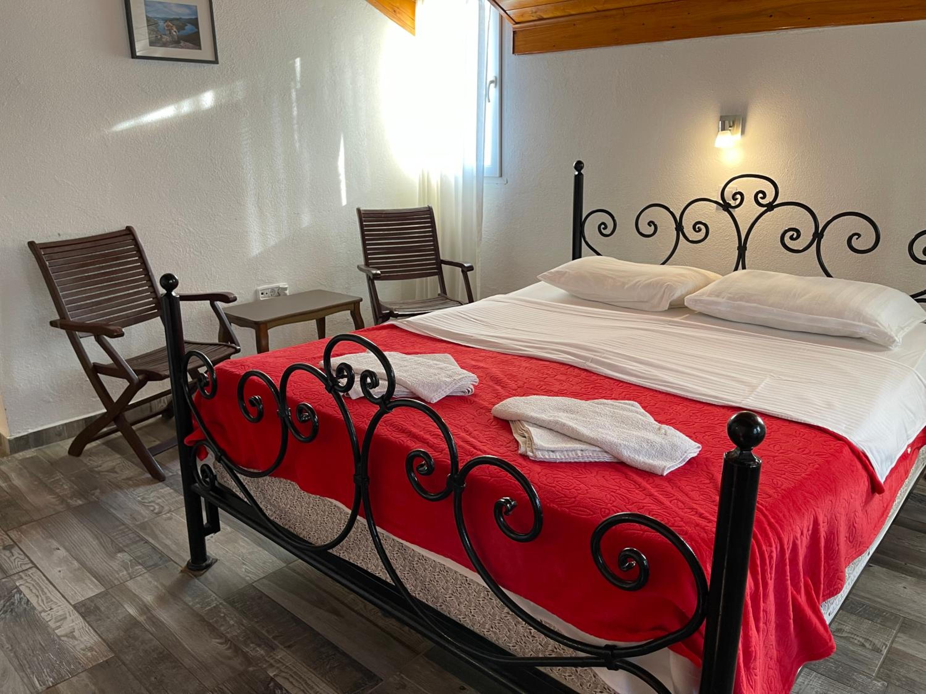 Quadruple Room With Mountain View photo 3