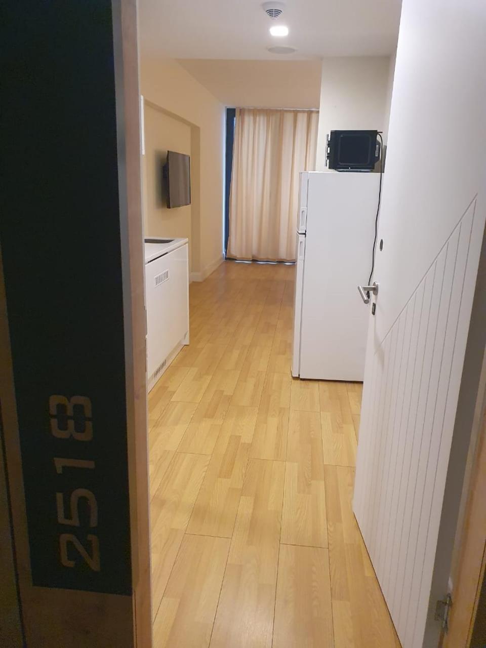 One-Bedroom Apartment photo 3
