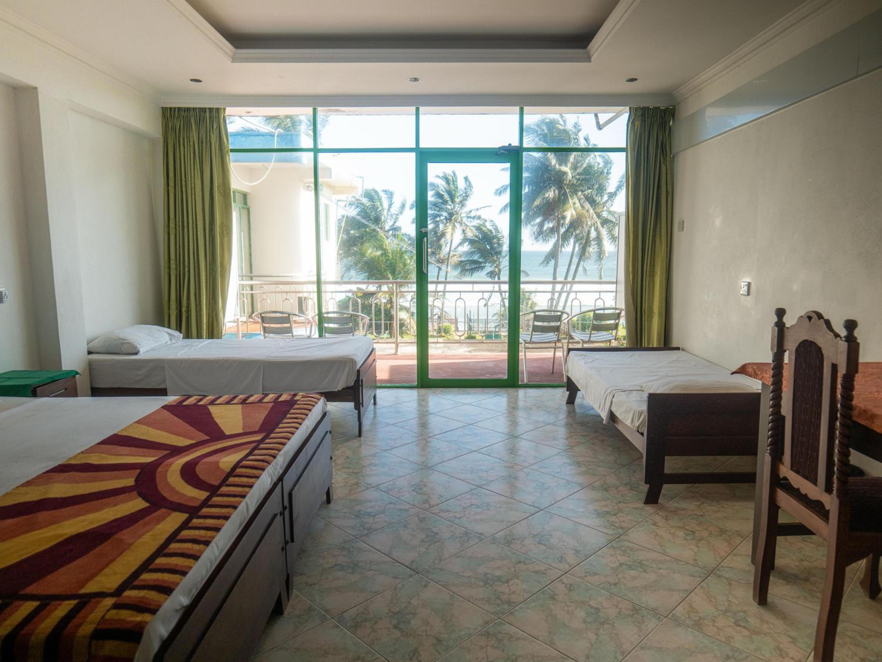 Family Room With Side Sea View photo 3