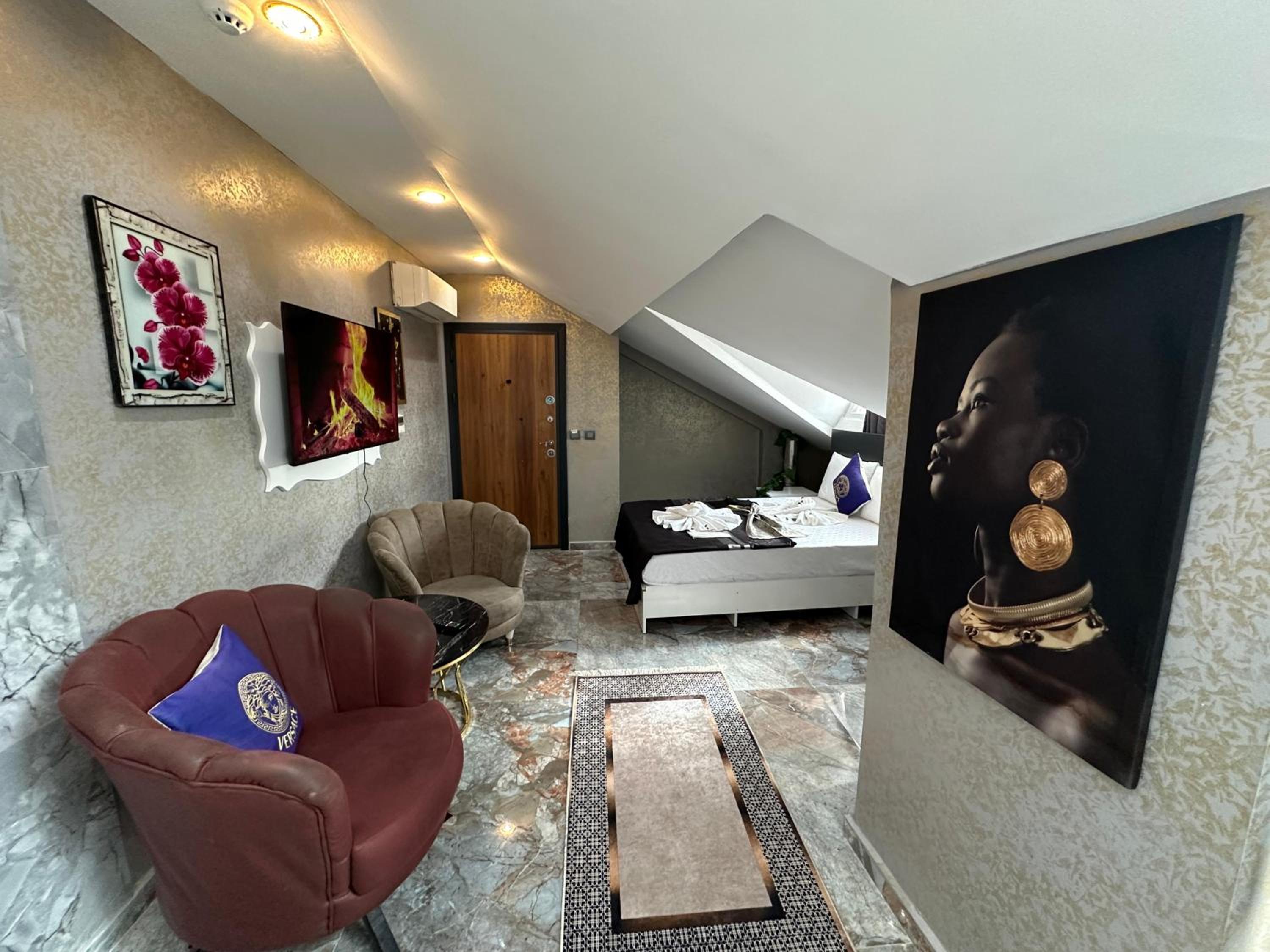 Deluxe Double Room with Bath photo 1