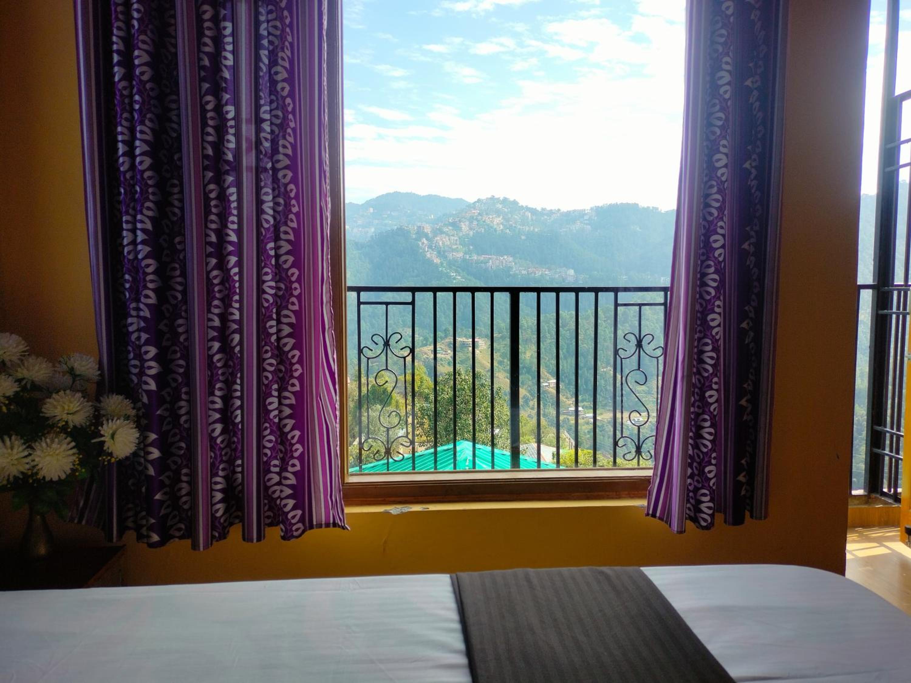 King Room with Balcony photo 2