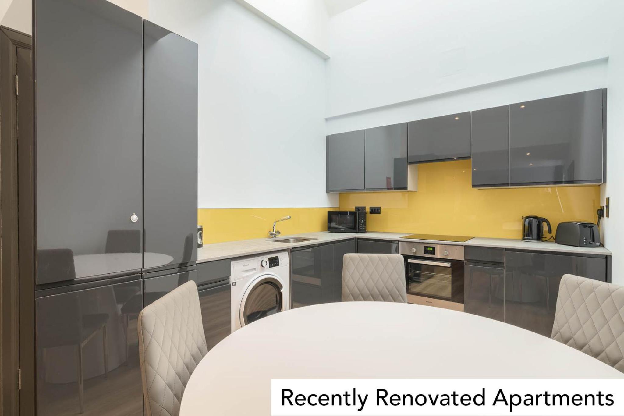 Two-Bedroom Superior Apartment - Photo 4