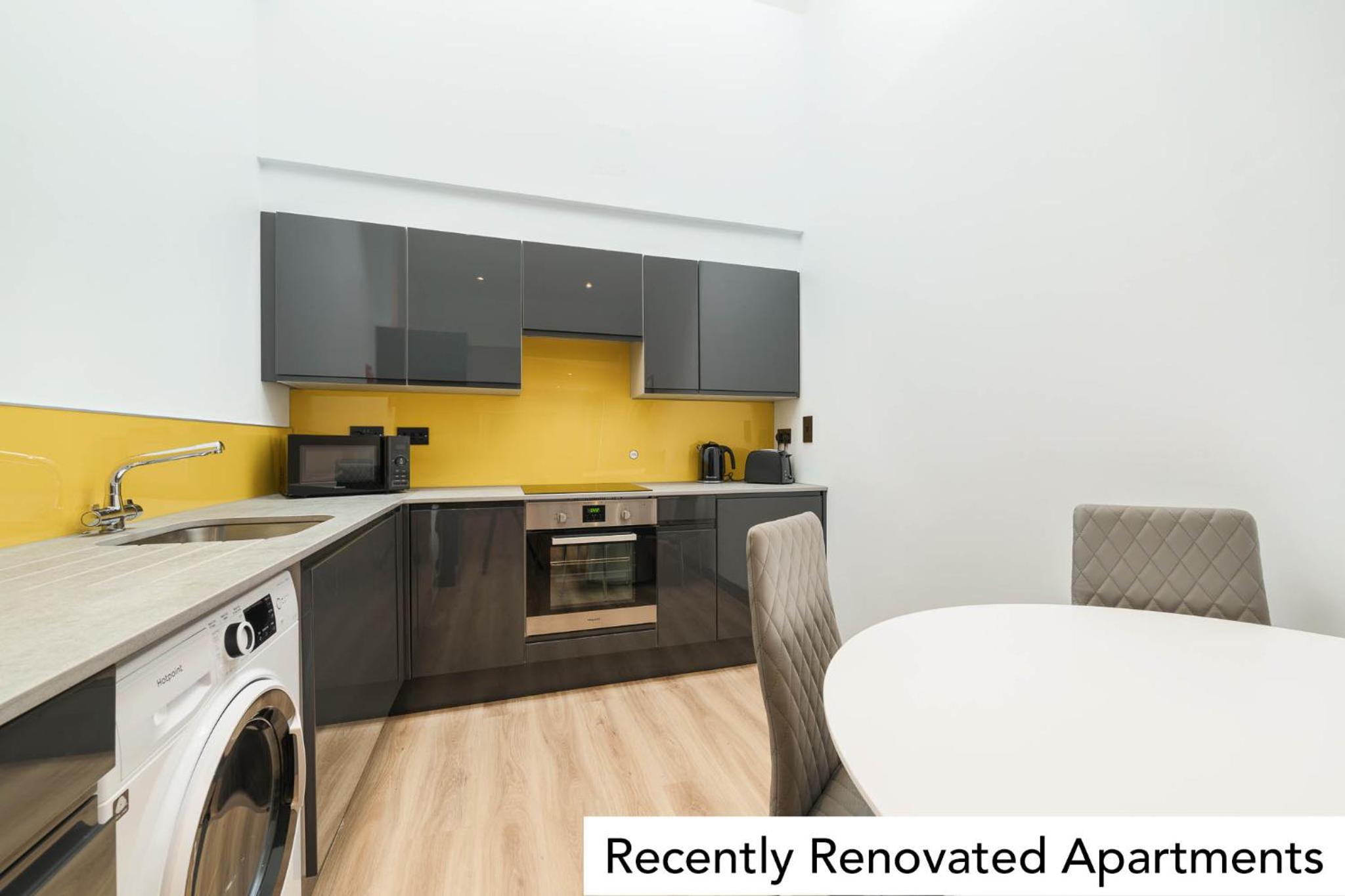 Two-Bedroom Superior Apartment - Photo 12