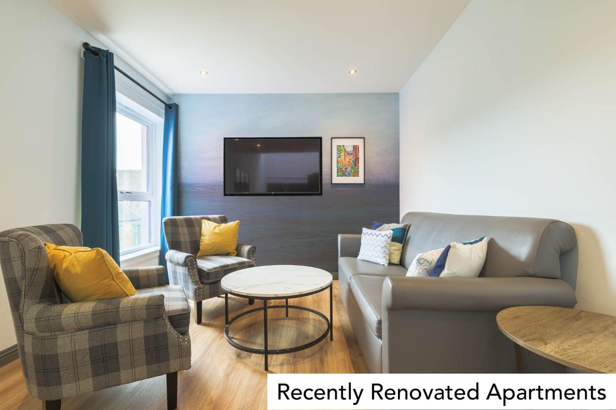 Two-Bedroom Superior Apartment - Photo 10