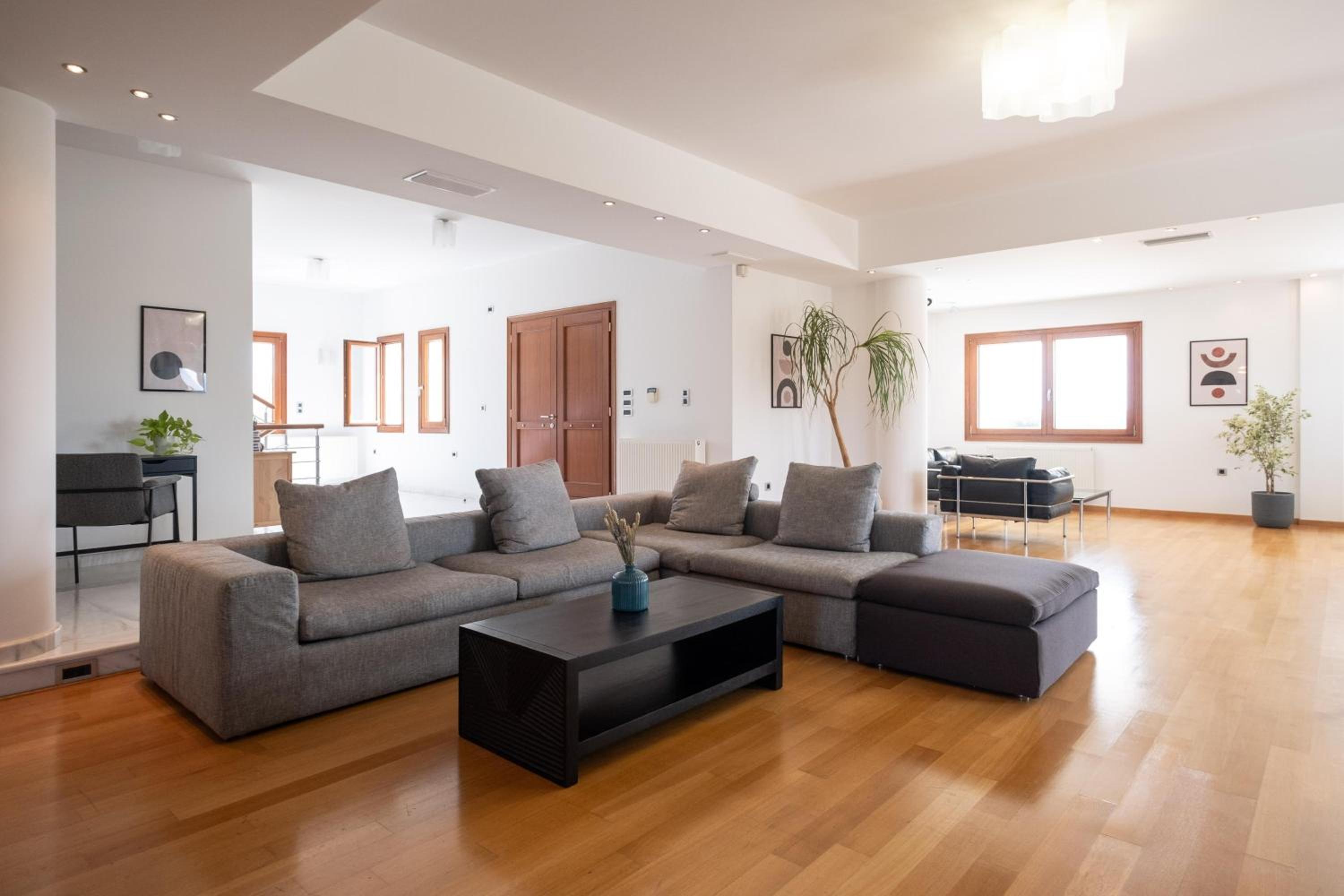 Three-Bedroom Villa photo 1