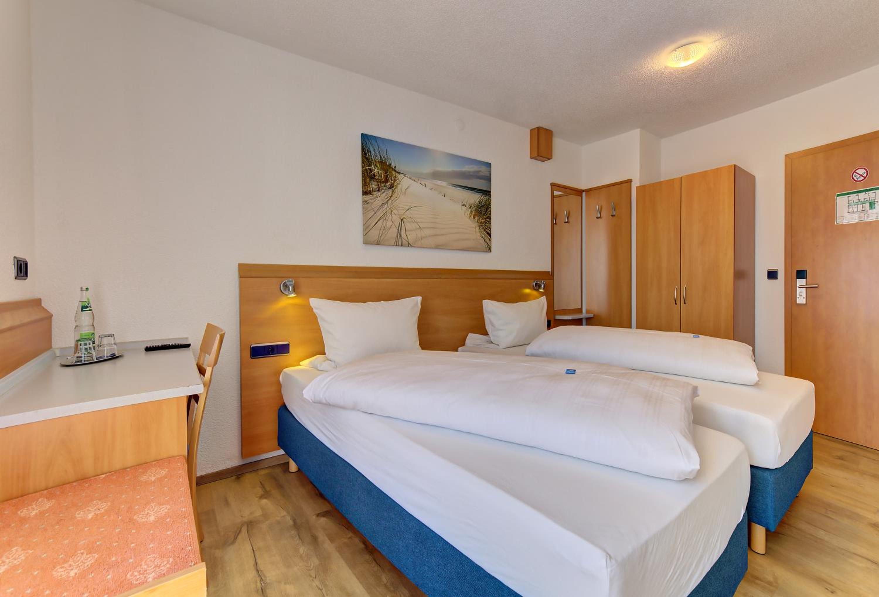 Standard Double Room - Photo 4