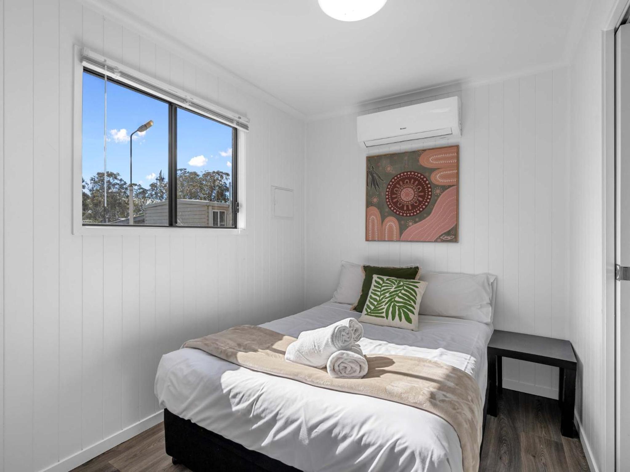 Deluxe One-Bedroom Cabin - Not Pet Friendly photo 2