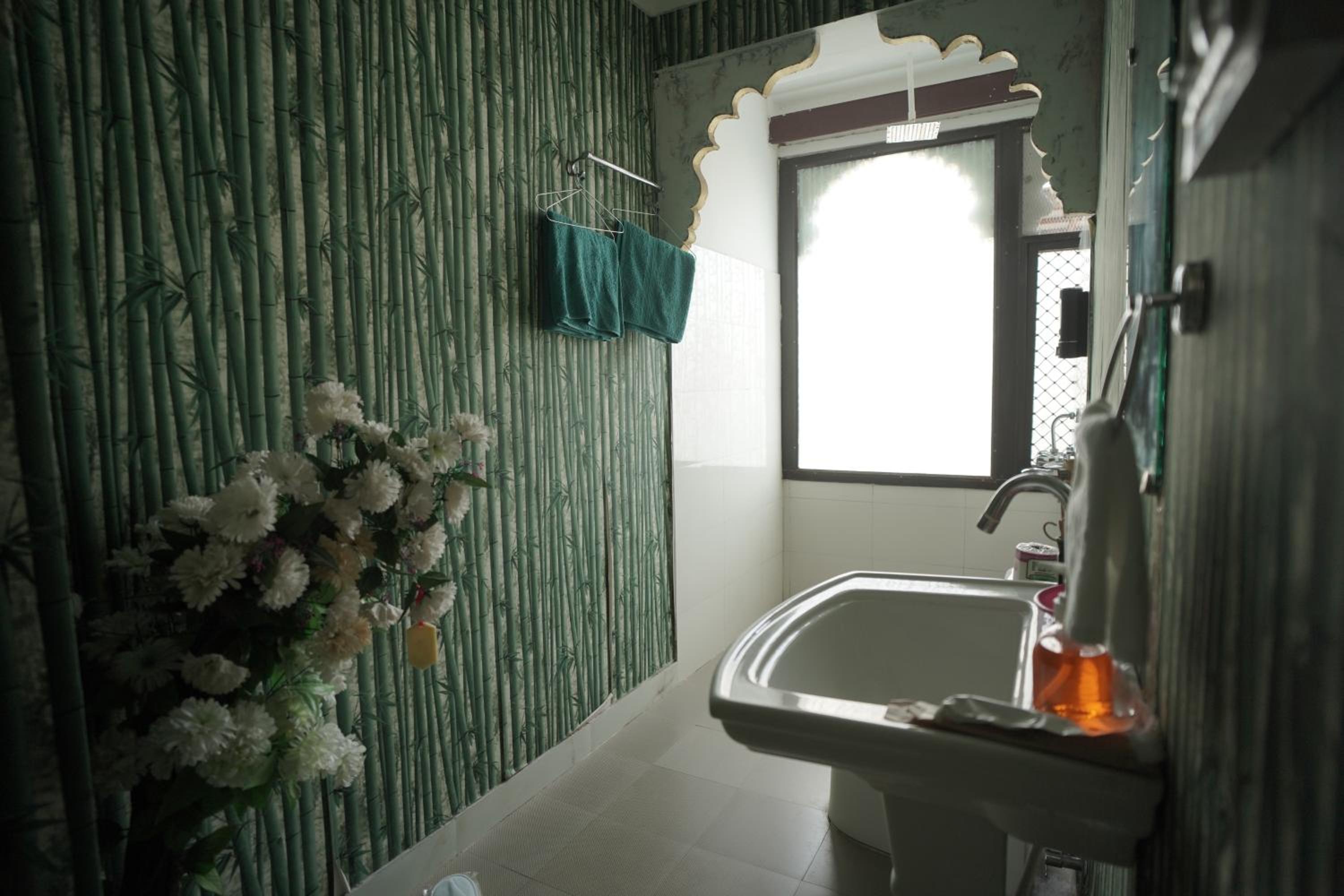 Suite - Photo 18