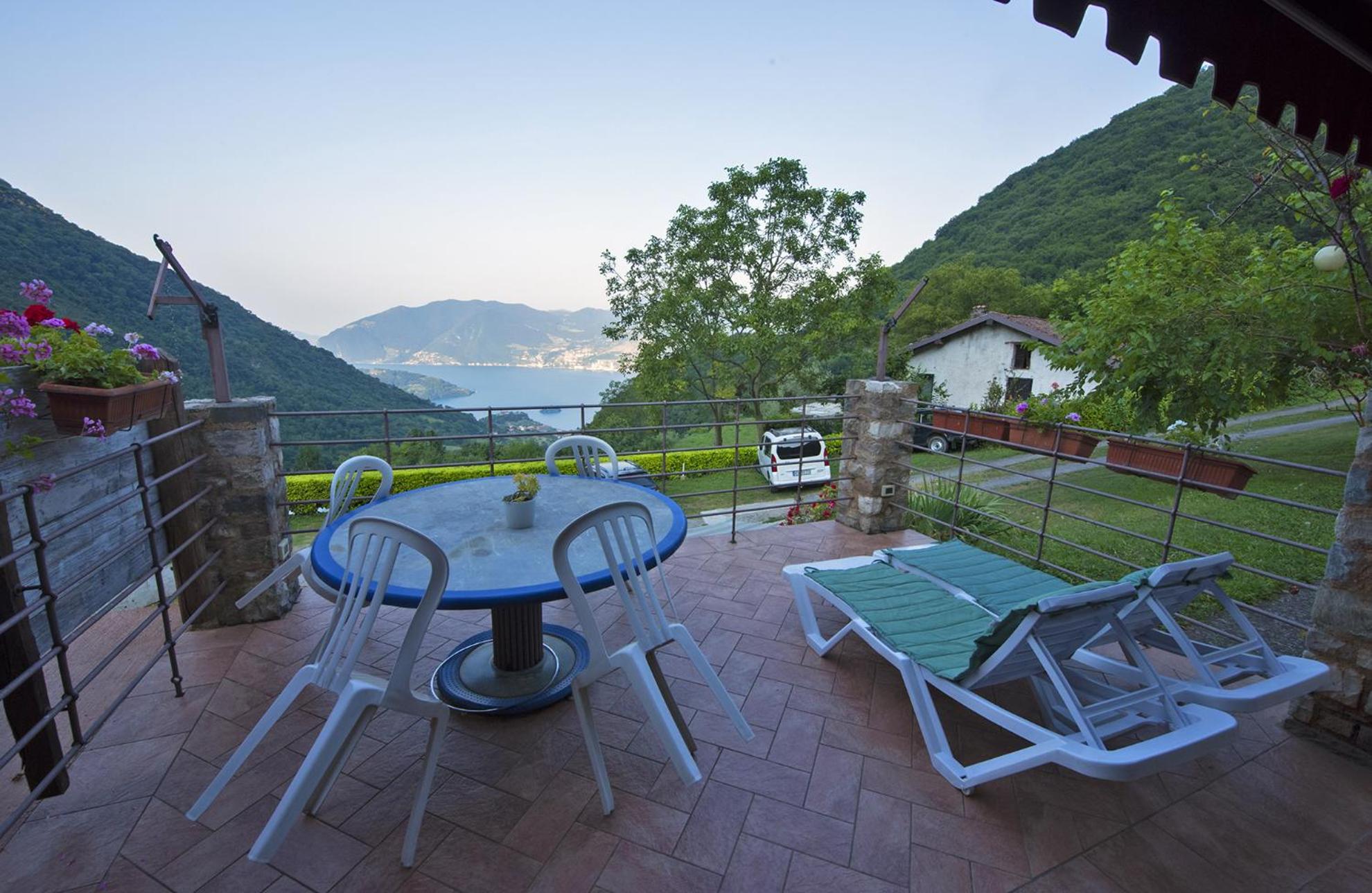 Apartment with Lake View photo 2