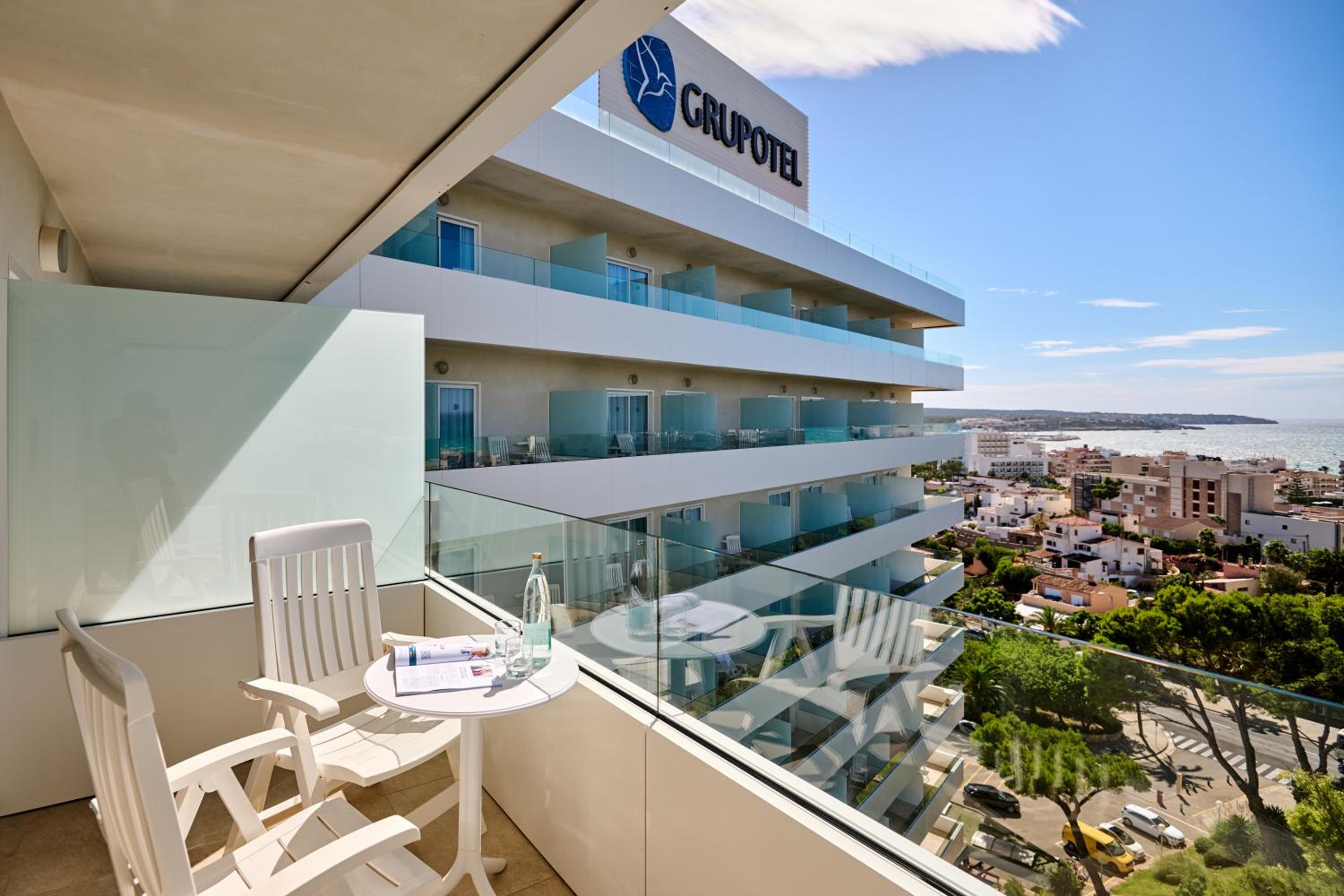 Double or Twin Room with Sea View photo 2
