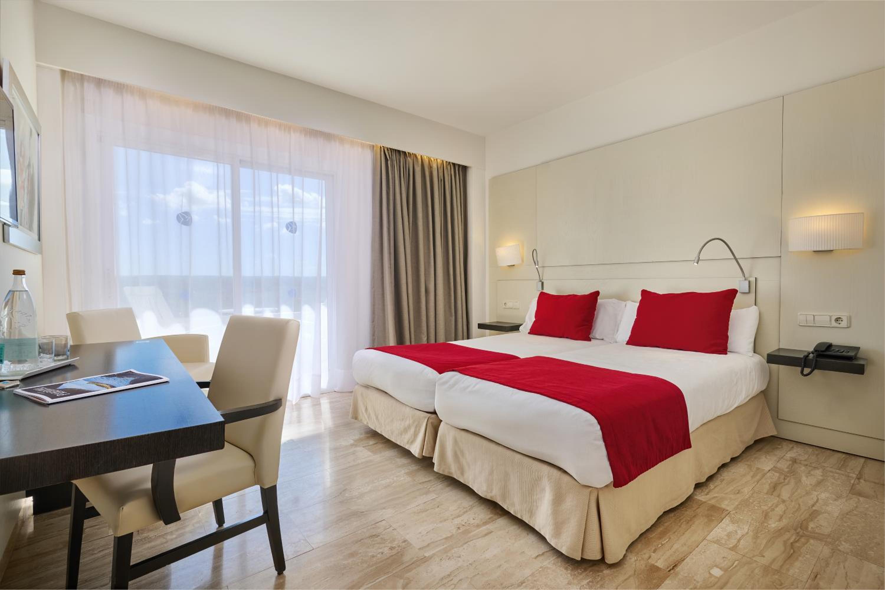 Double or Twin Room photo 3