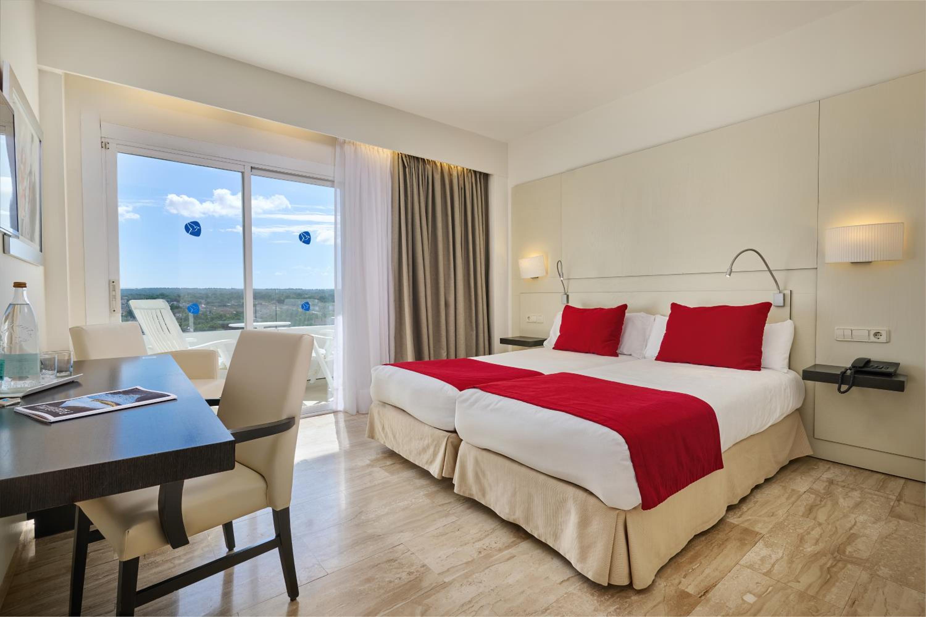 Double or Twin Room photo 2
