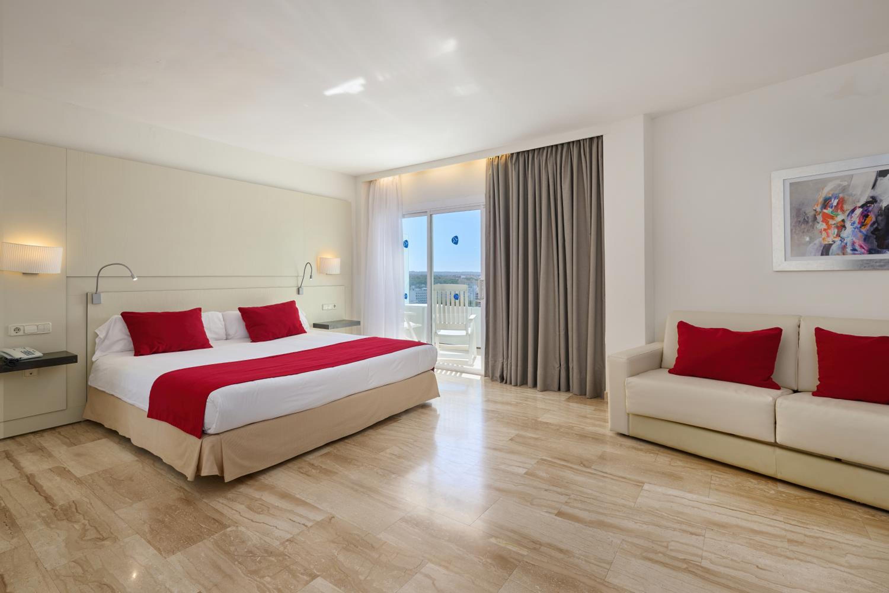 Junior Suite (2 Adults + 1 Child) photo 1