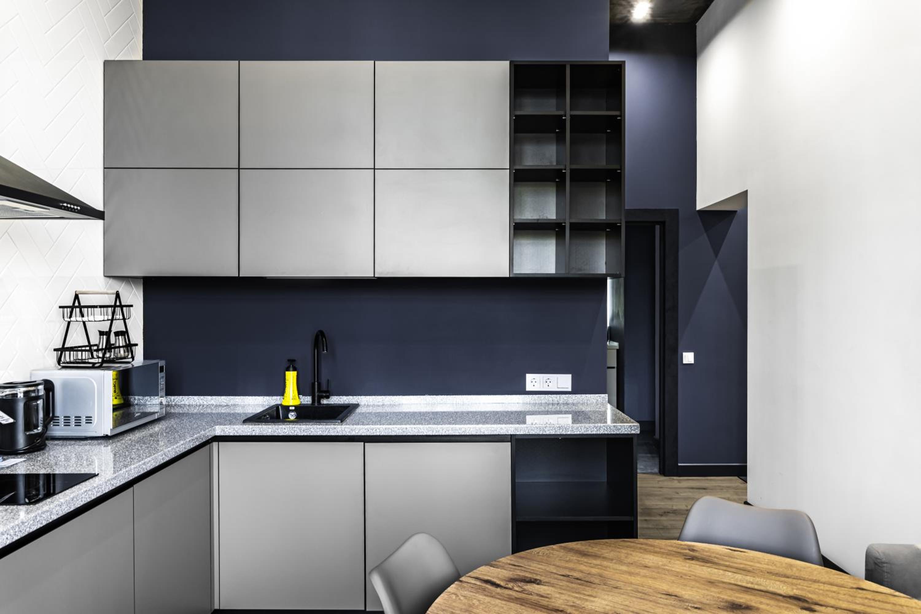 One-Bedroom Apartment - Photo 4