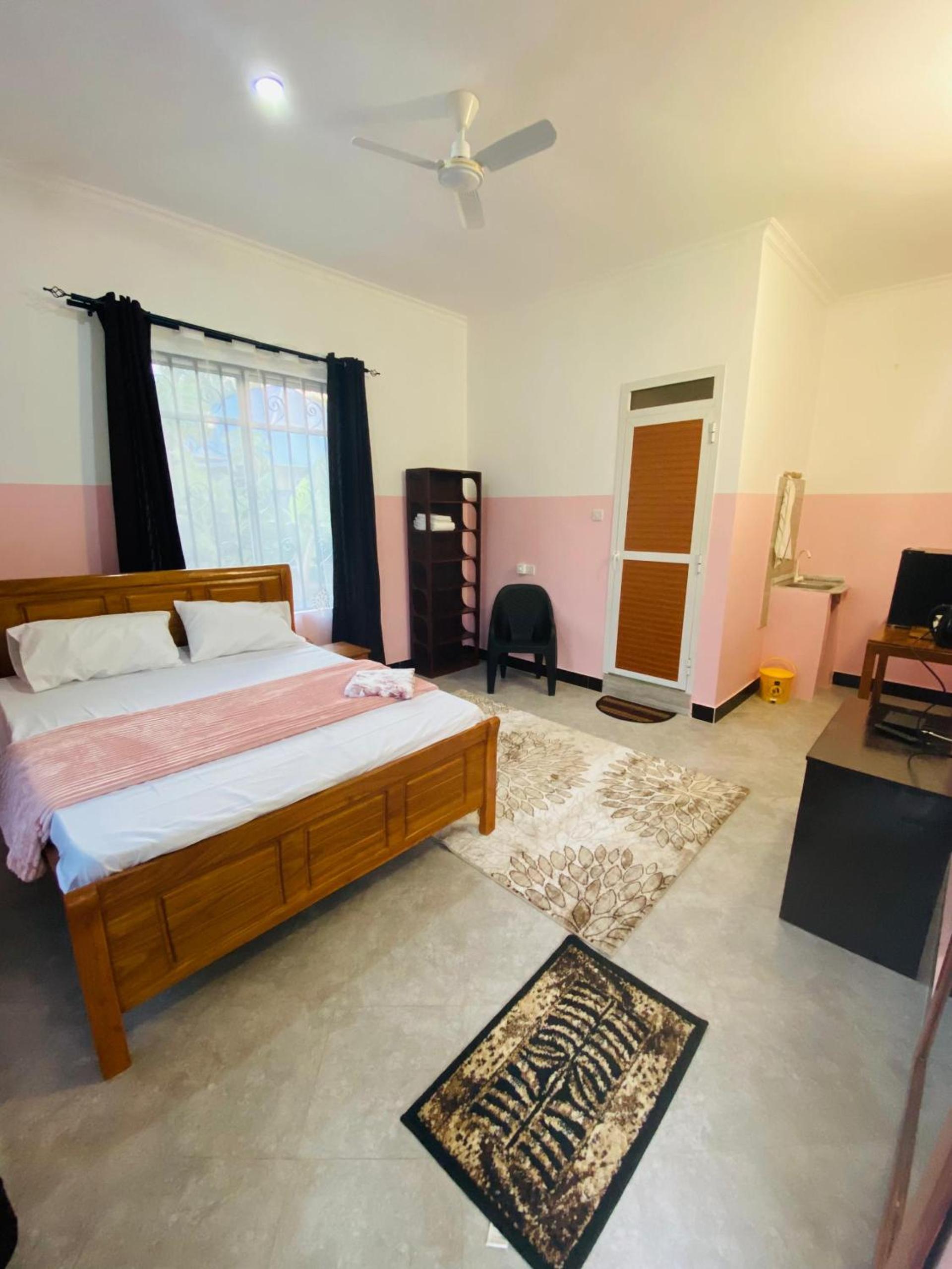 Standard Double Room With Fan photo 1
