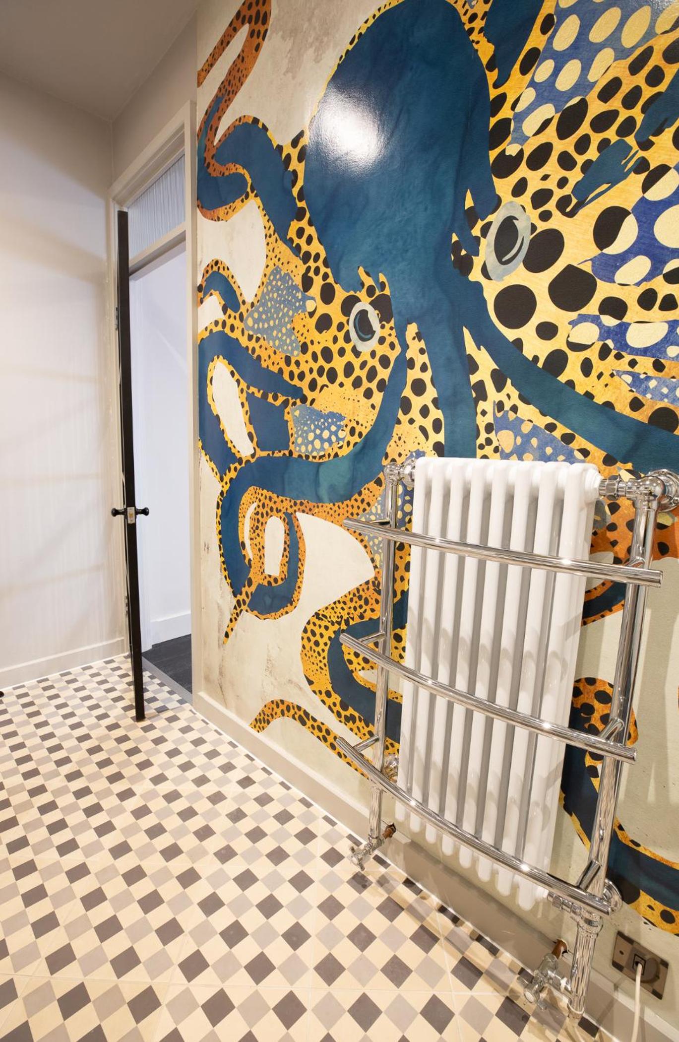 Deluxe King Room photo 2