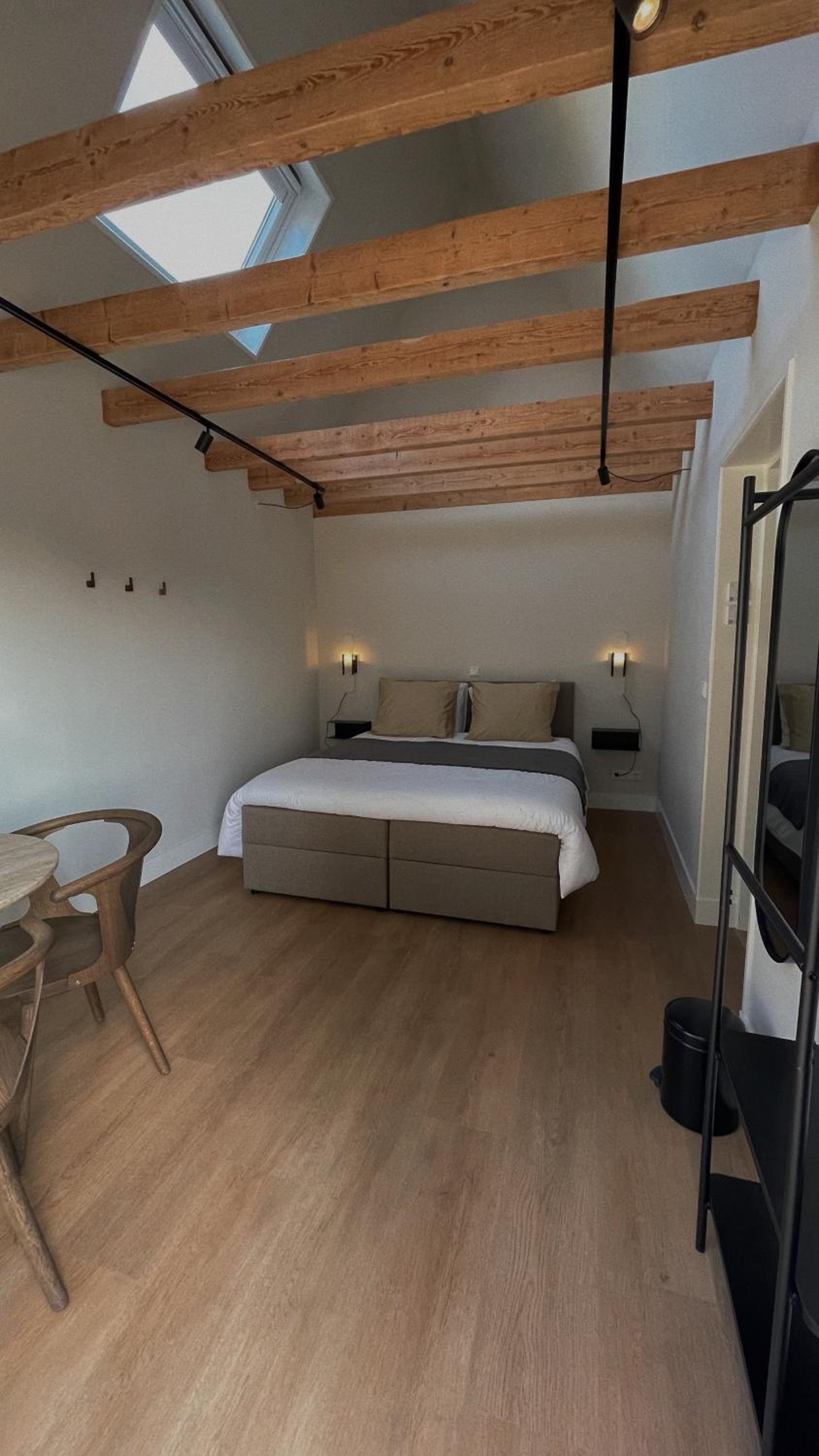 Deluxe King Room photo 1
