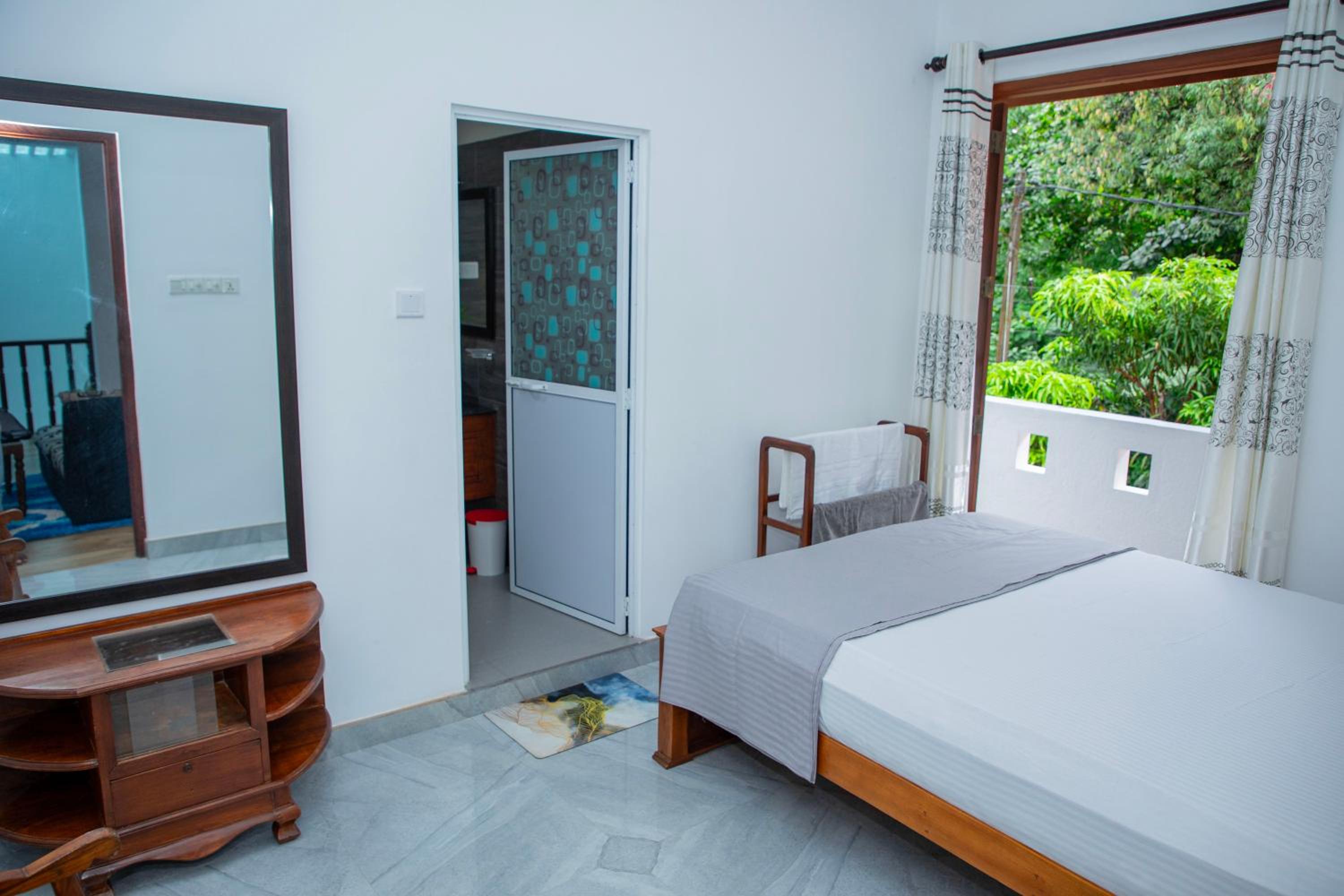 Double Room With Private Bathroom photo 2