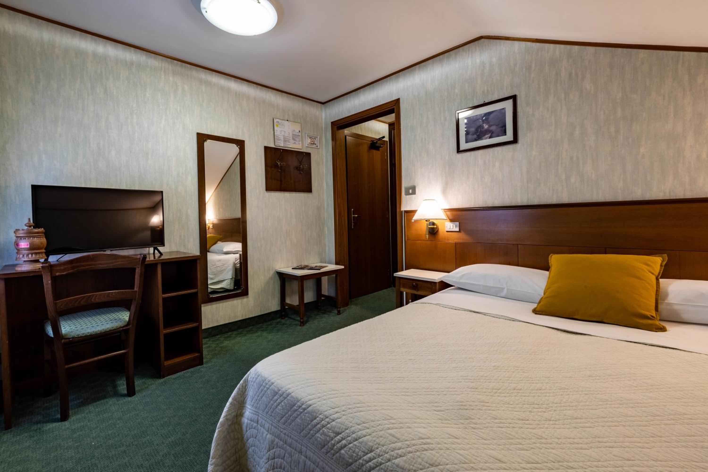 Budget Double or Twin Room photo 3