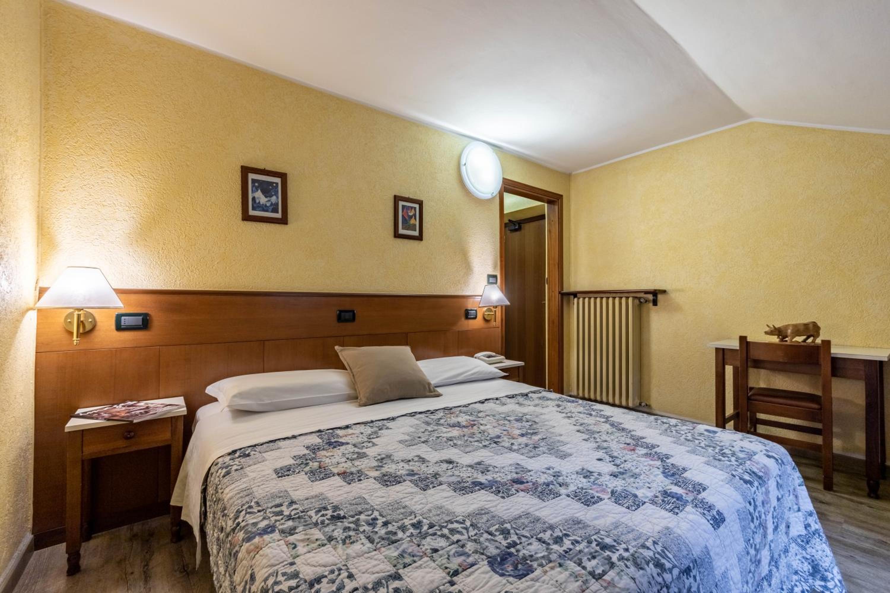 Budget Double or Twin Room photo 2