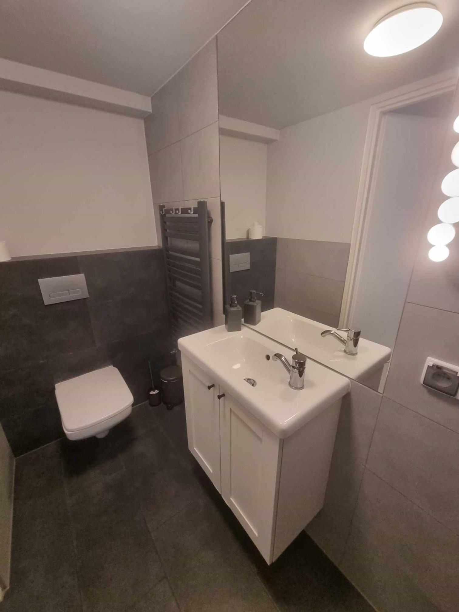 Deluxe Family Room - Photo 9