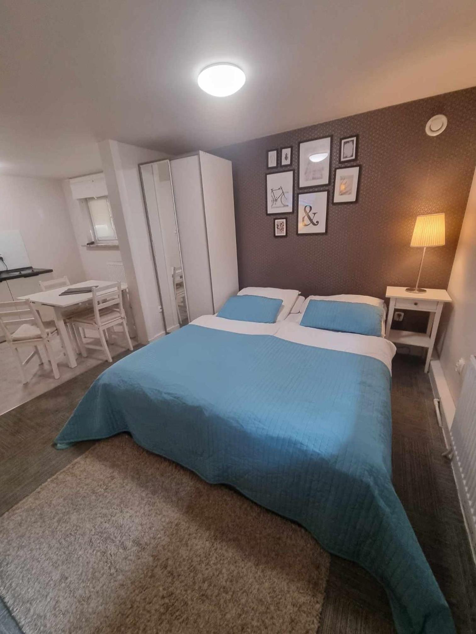Deluxe Family Room - Photo 10