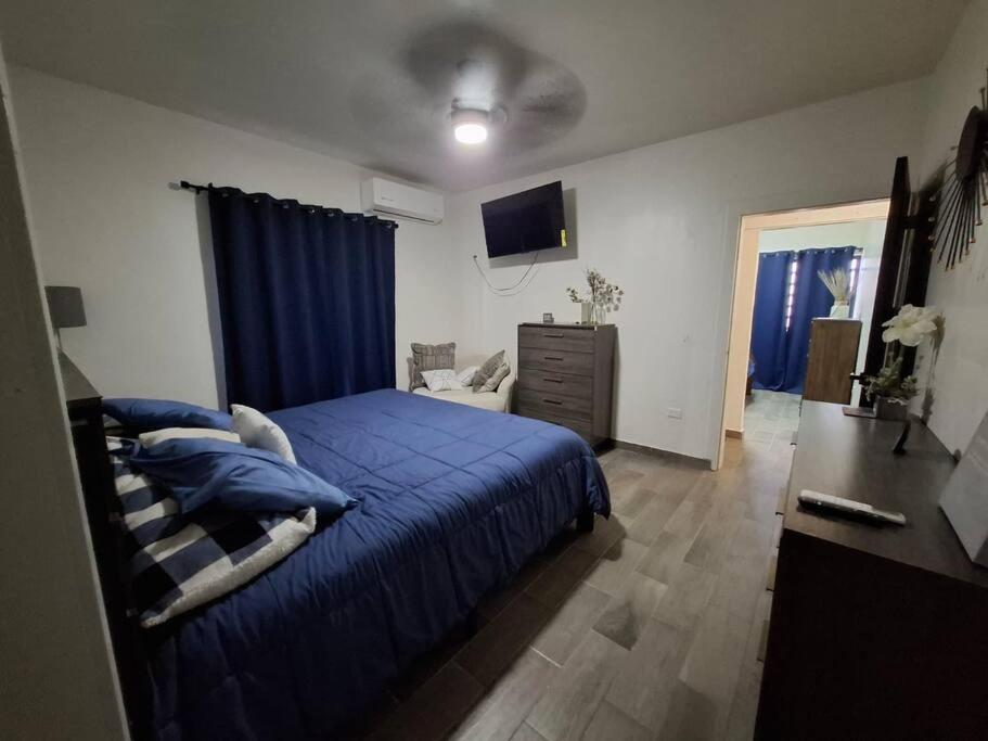 Three-Bedroom House photo 2