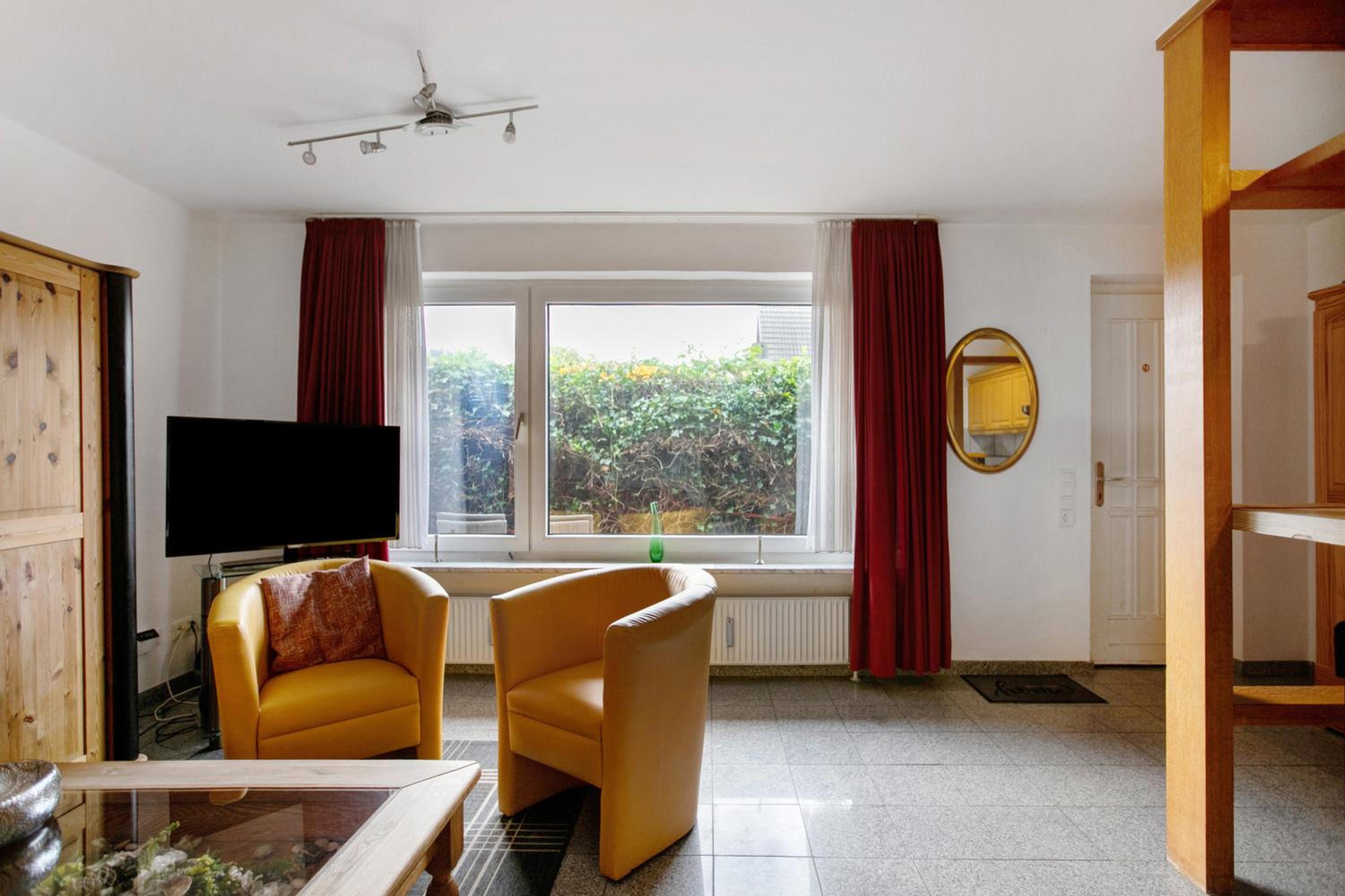 One-Bedroom Apartment with Garden View photo 3
