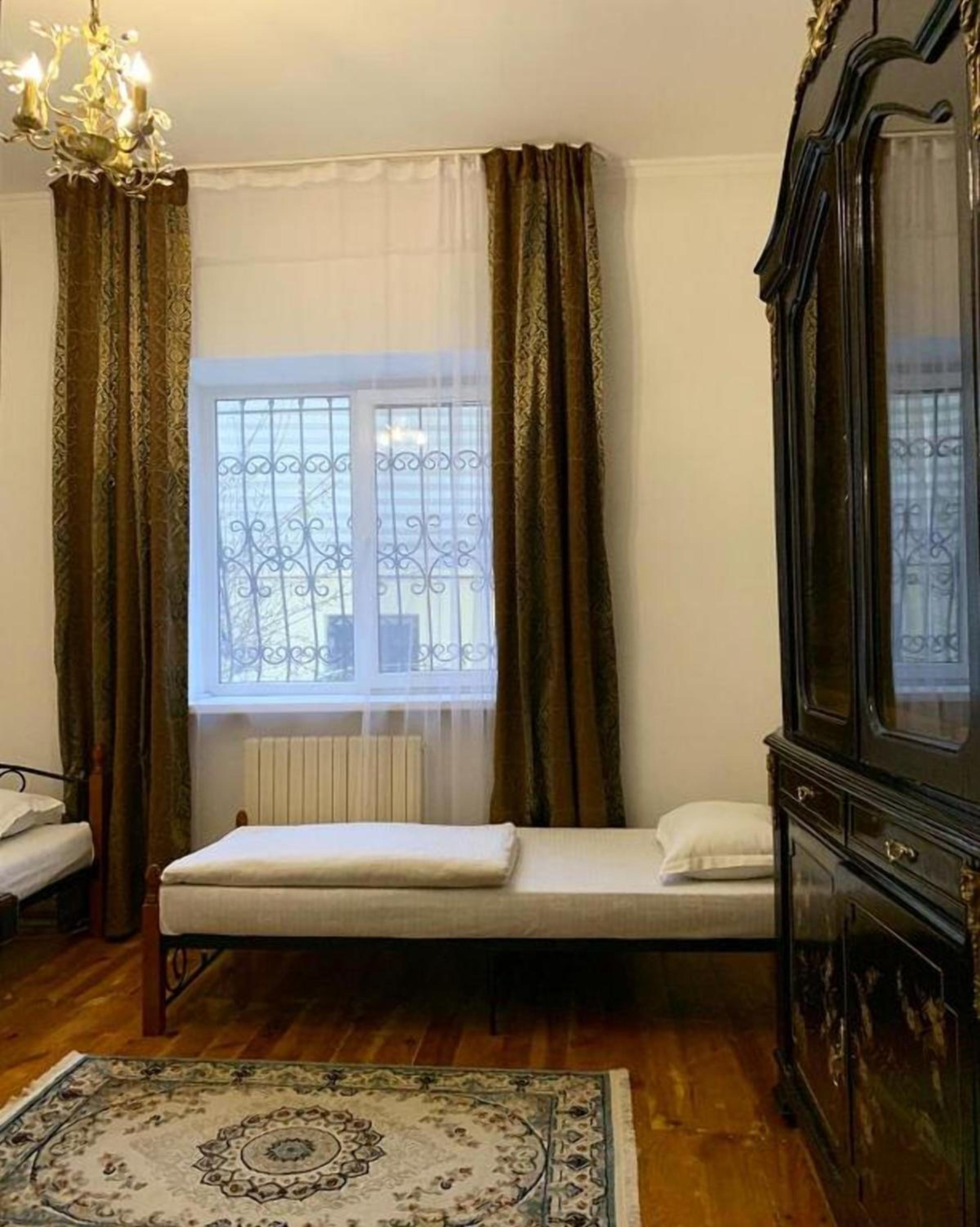 Economy Twin Room photo 2