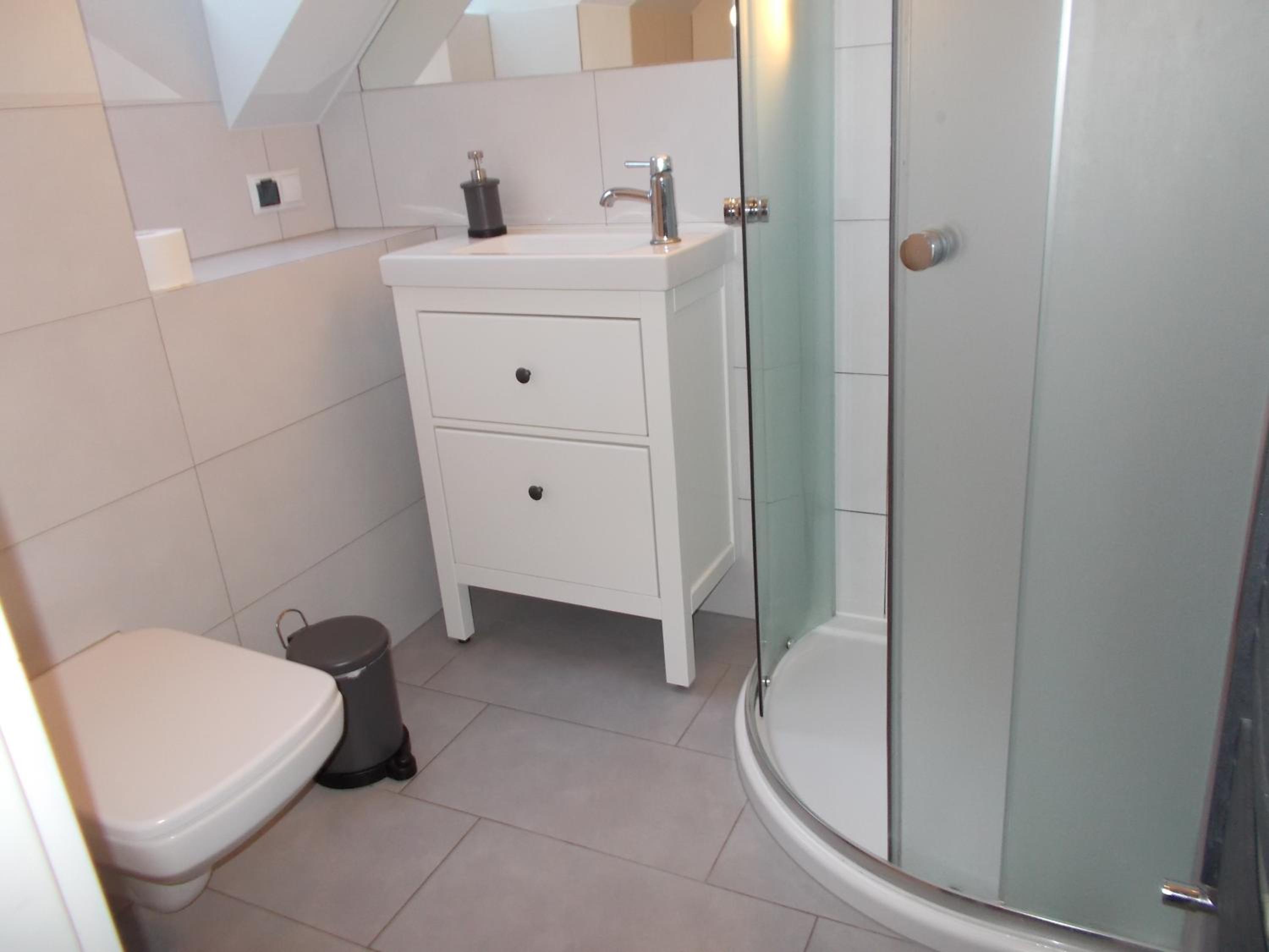 Family Room with Bathroom - Photo 5