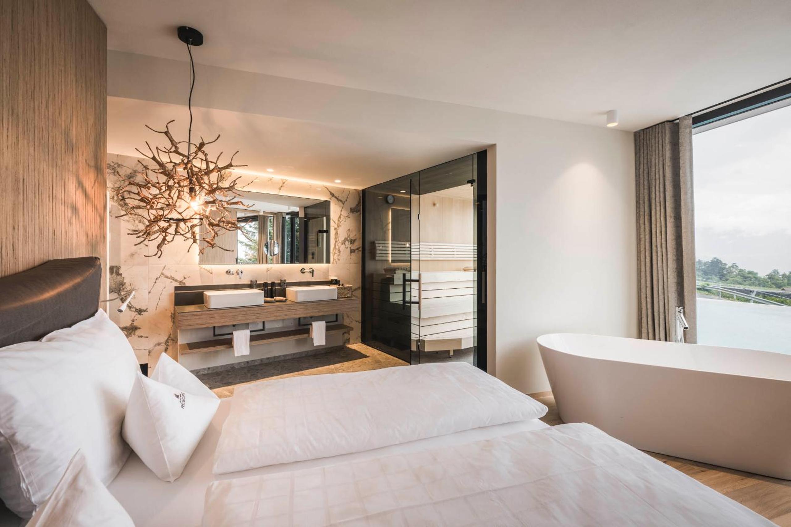 Suite with Private Pool - Annex