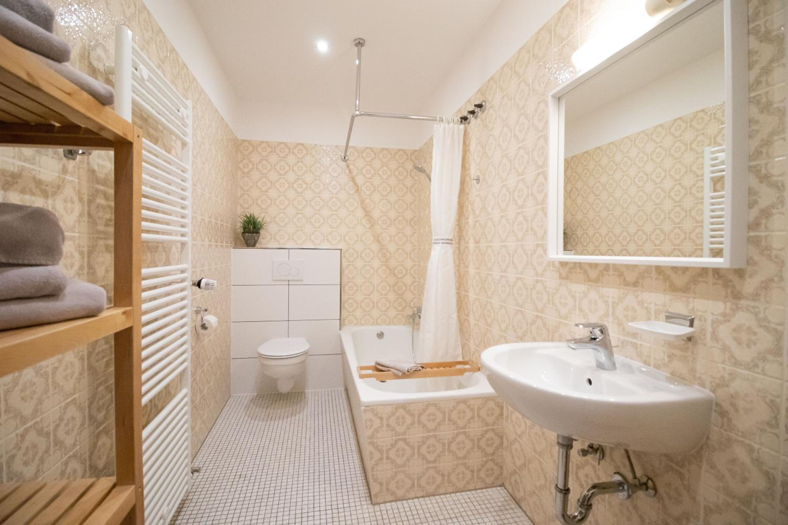 Two-Bedroom Apartment with Balcony photo 2