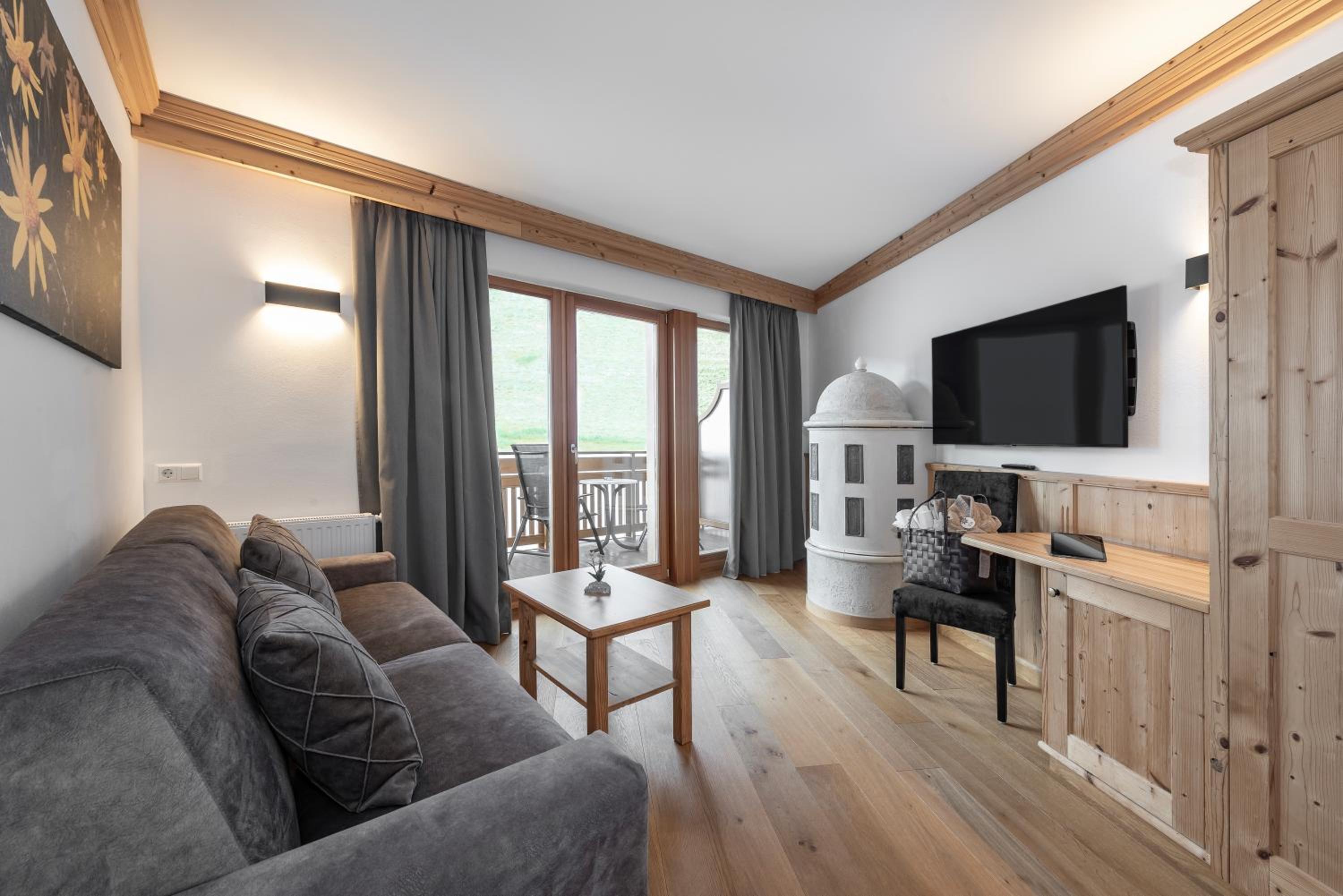 Suite with Balcony photo 2