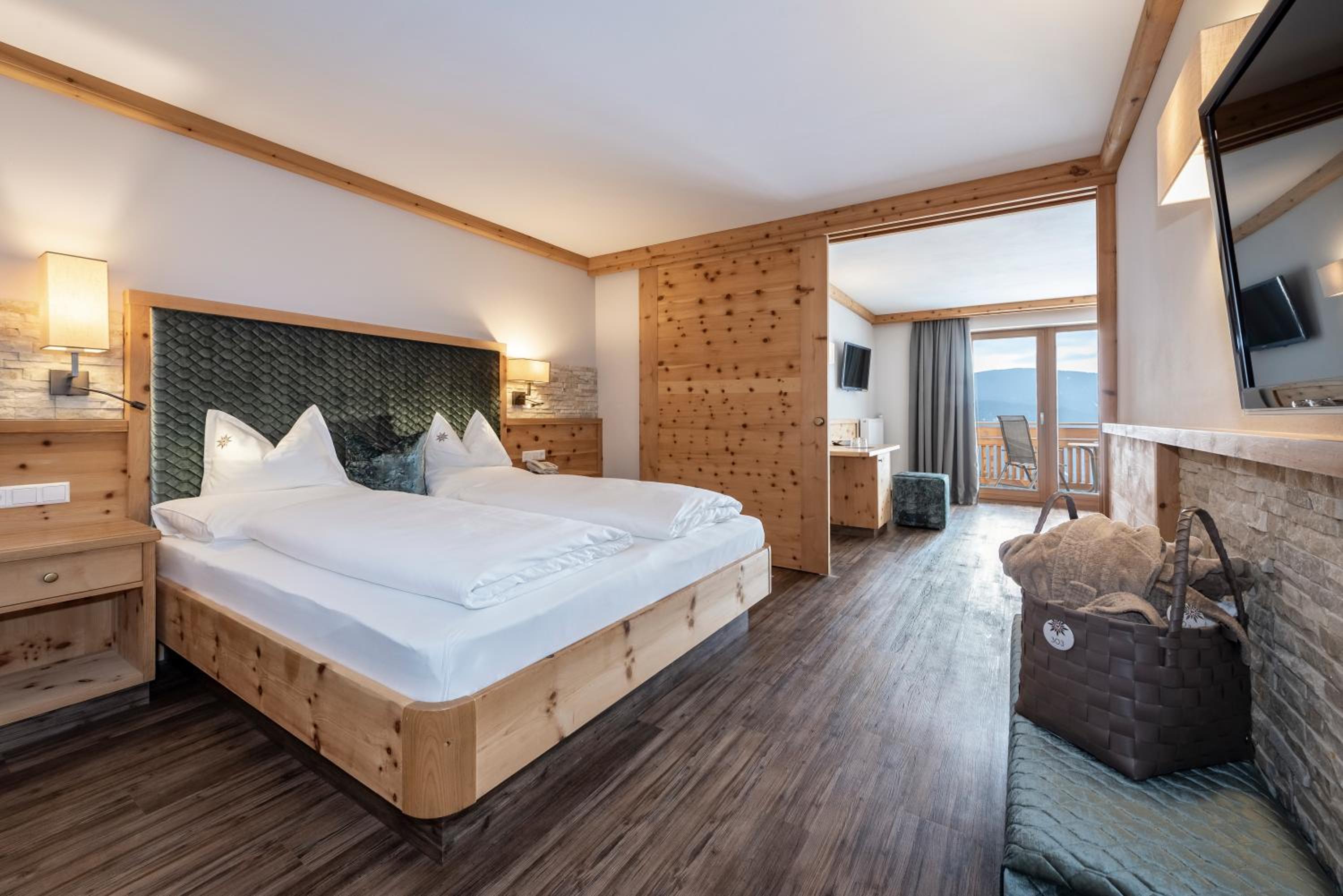 Suite with Mountain View