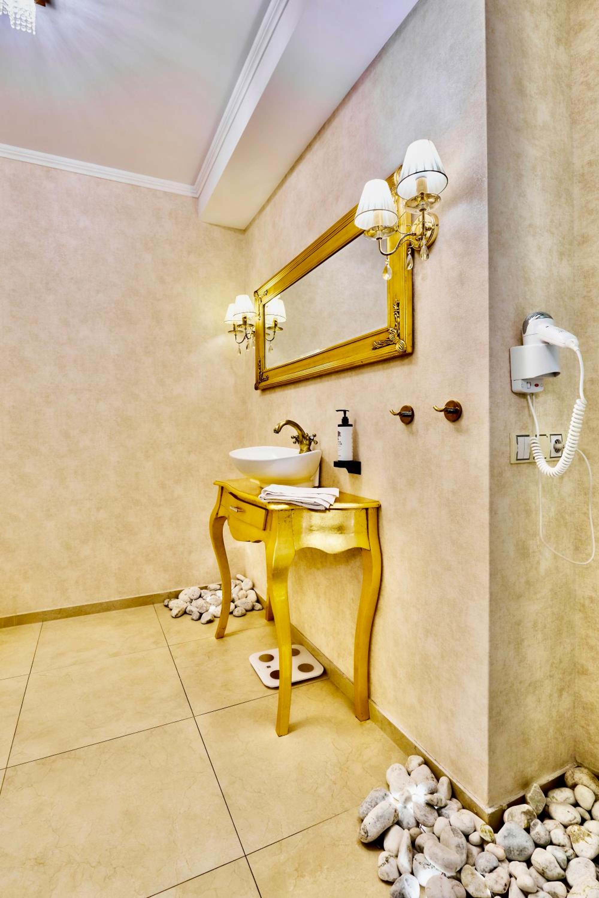Deluxe Double Room with Shower photo 2