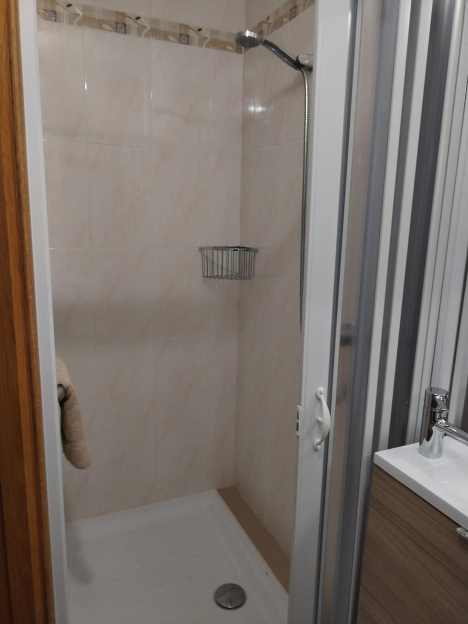 Twin Room with Private External Bathroom photo 3