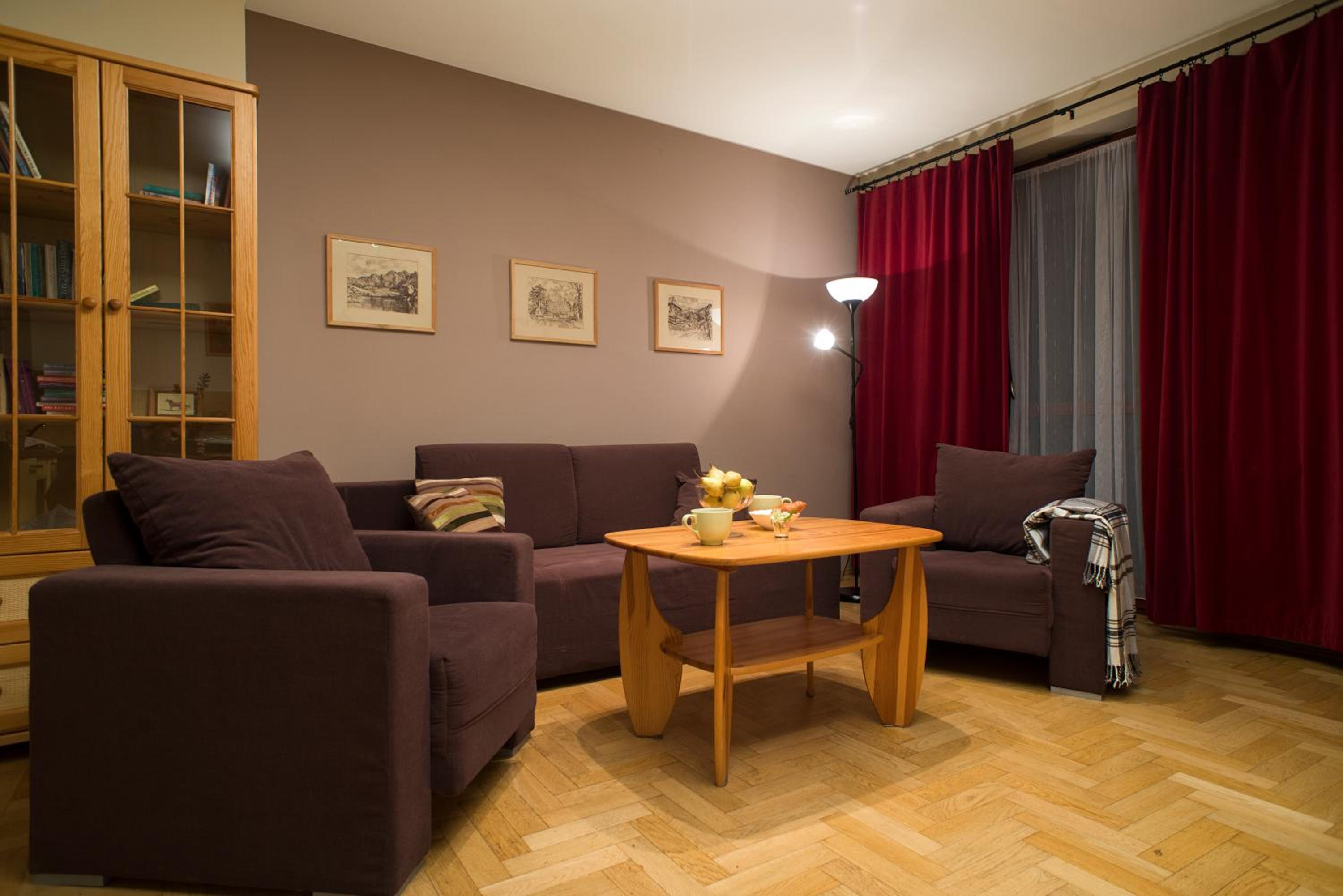 Two-Bedroom Apartment with Mountain View and Balcony