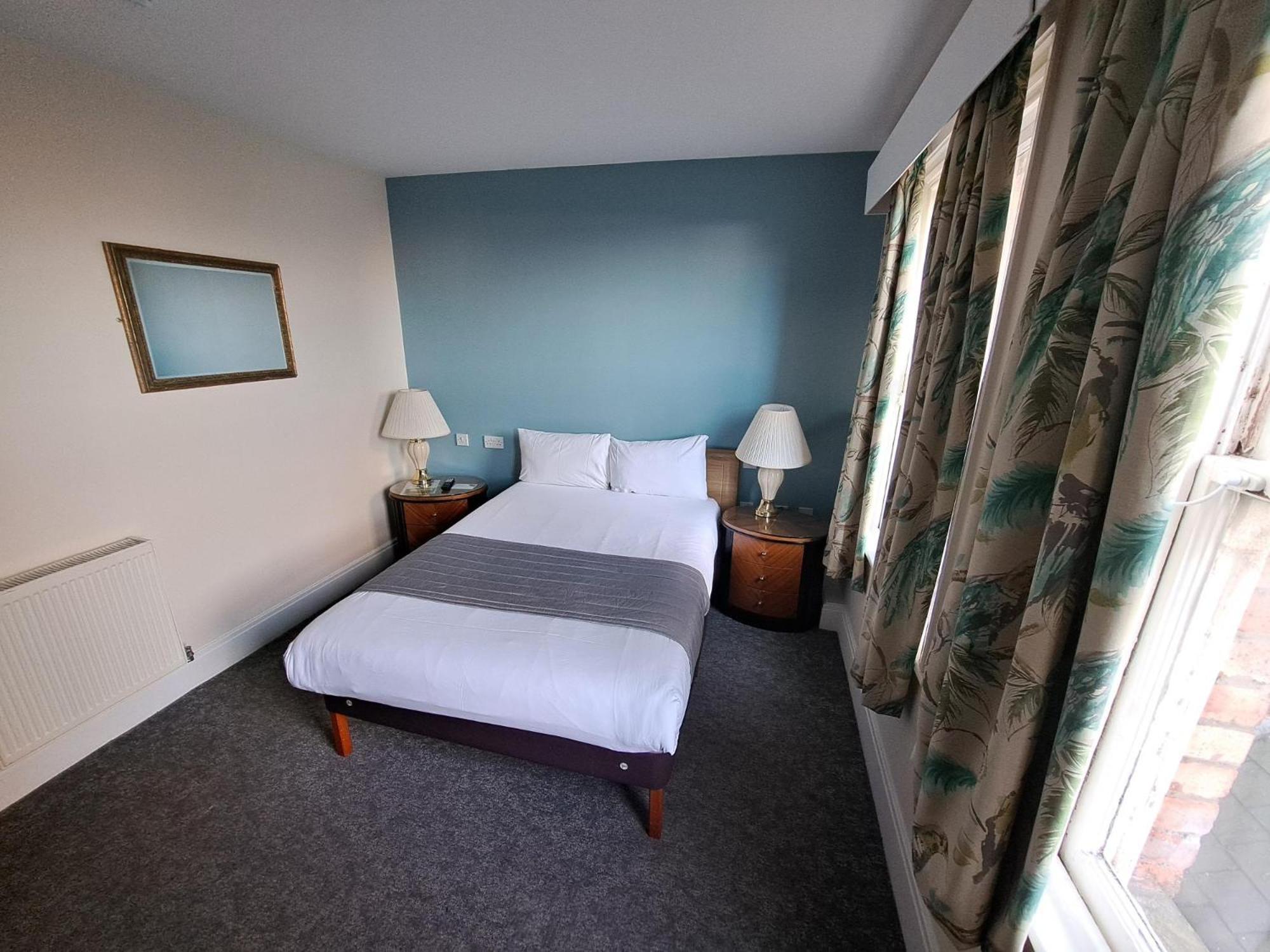 Double Room - Photo 4